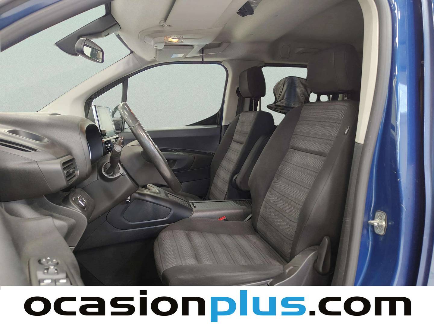 Foto asientos delanteros Opel Combo Life Opel Combo Life 1.5 TD Elegance Plus XL (131 CV)