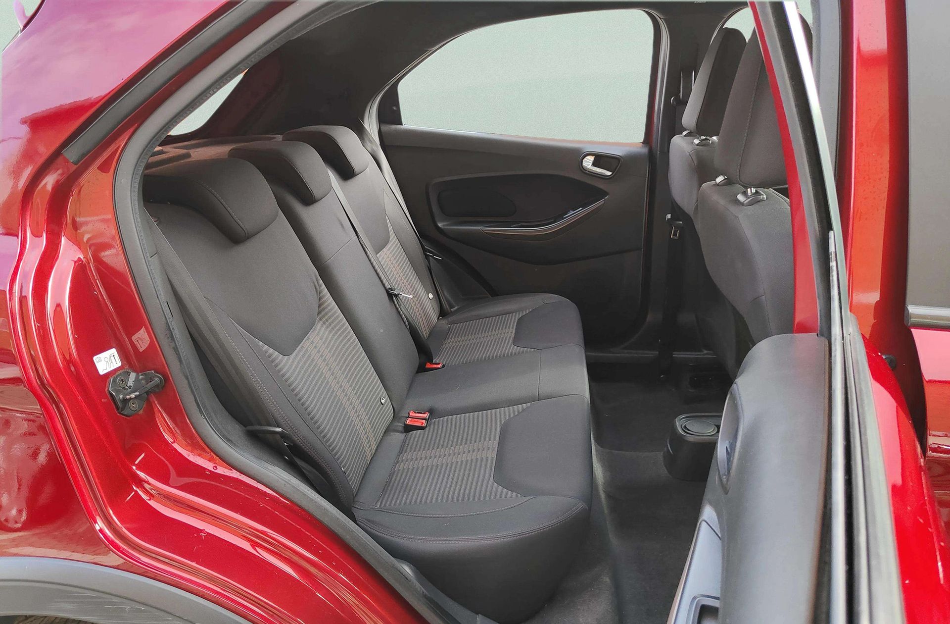 Ford Ka+ 1.2 Ti-VCT Ultimate - foto 14