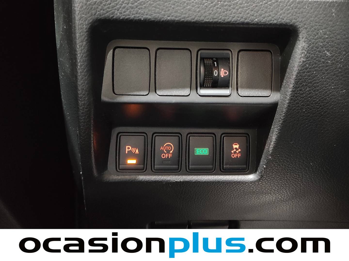Extras y acabados del Nissan QASHQAI Nissan Qashqai DIG-T 115 Acenta 4x2 XTronic (115 CV)