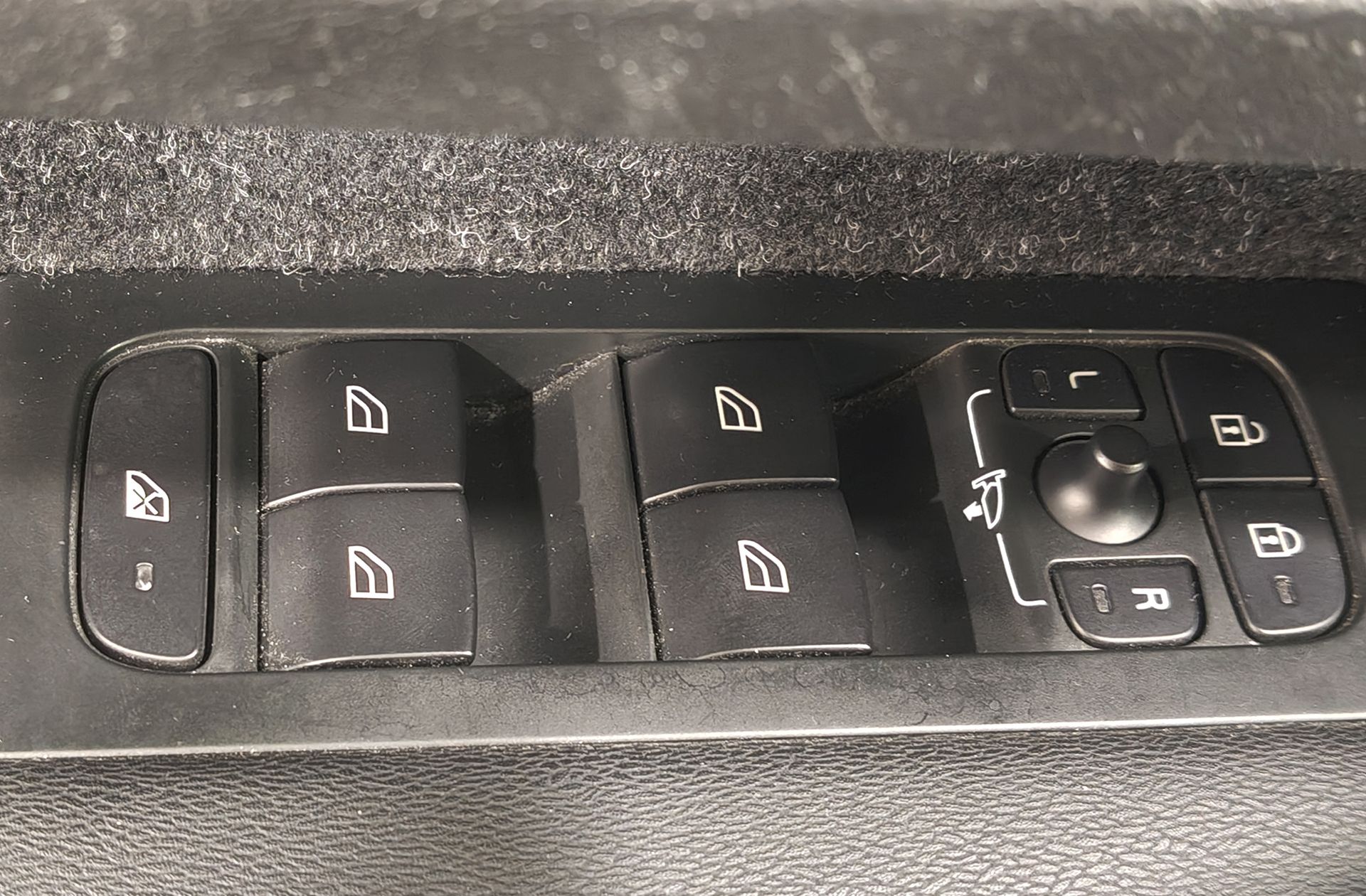 Volvo XC40 T3 Momentum Pro - foto 36