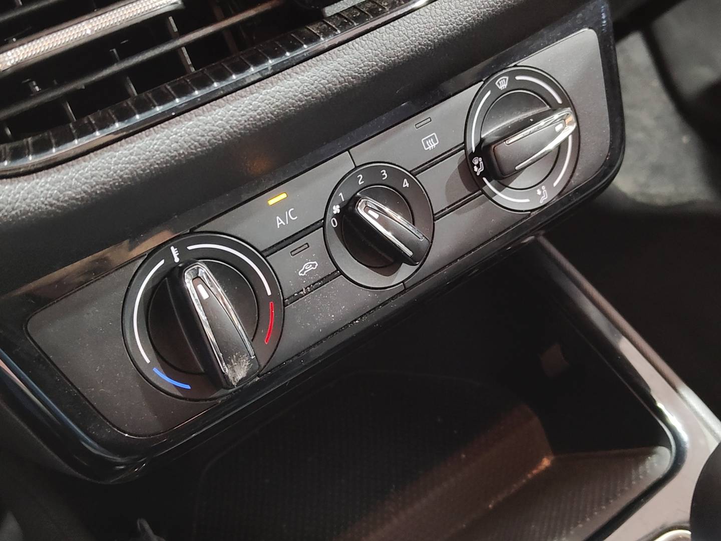 Foto Skoda Fabia Skoda Fabia 1.0 TSI Selection (95 CV)