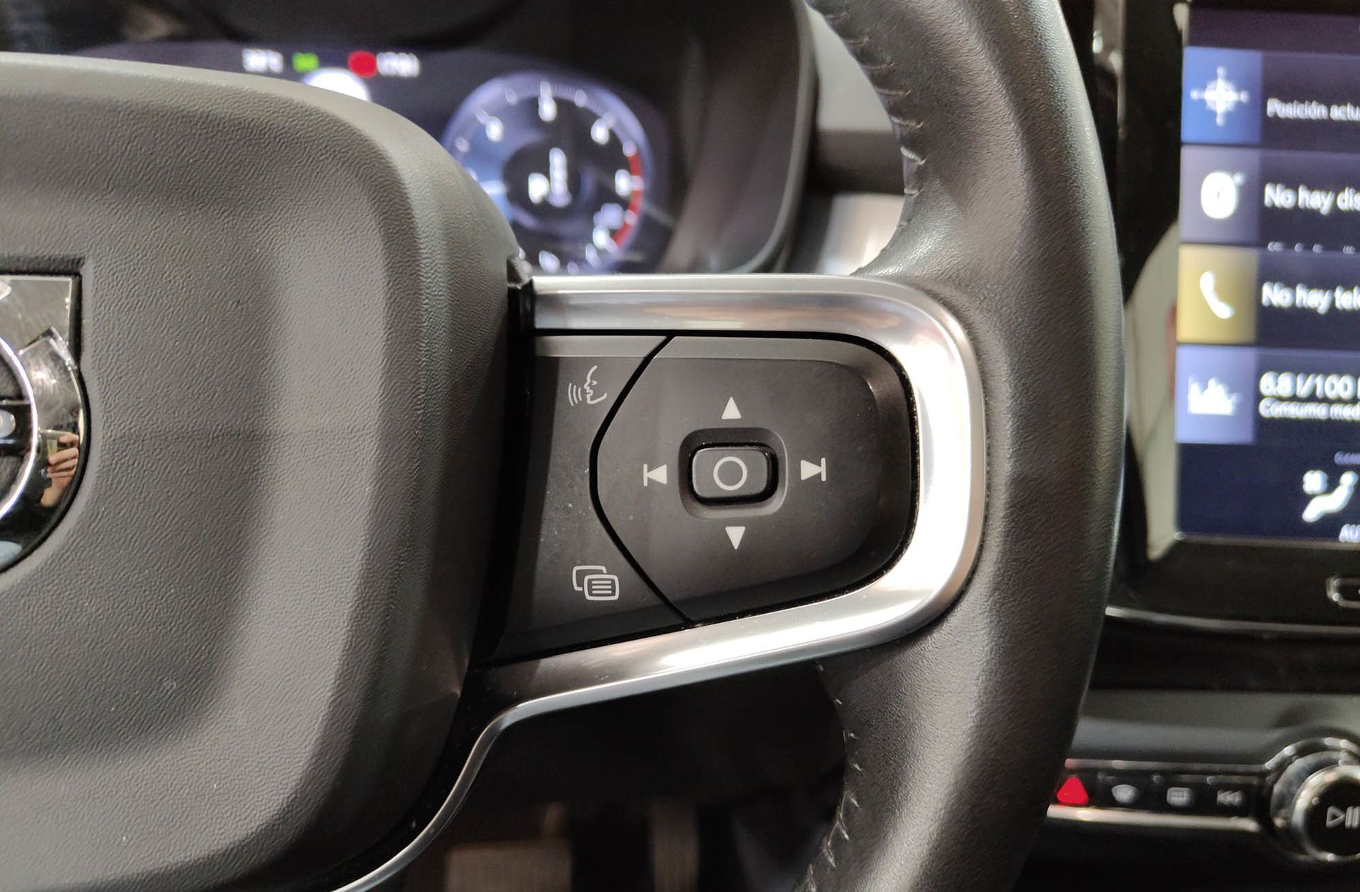 Volvo XC40 D3 Business Plus - foto 30