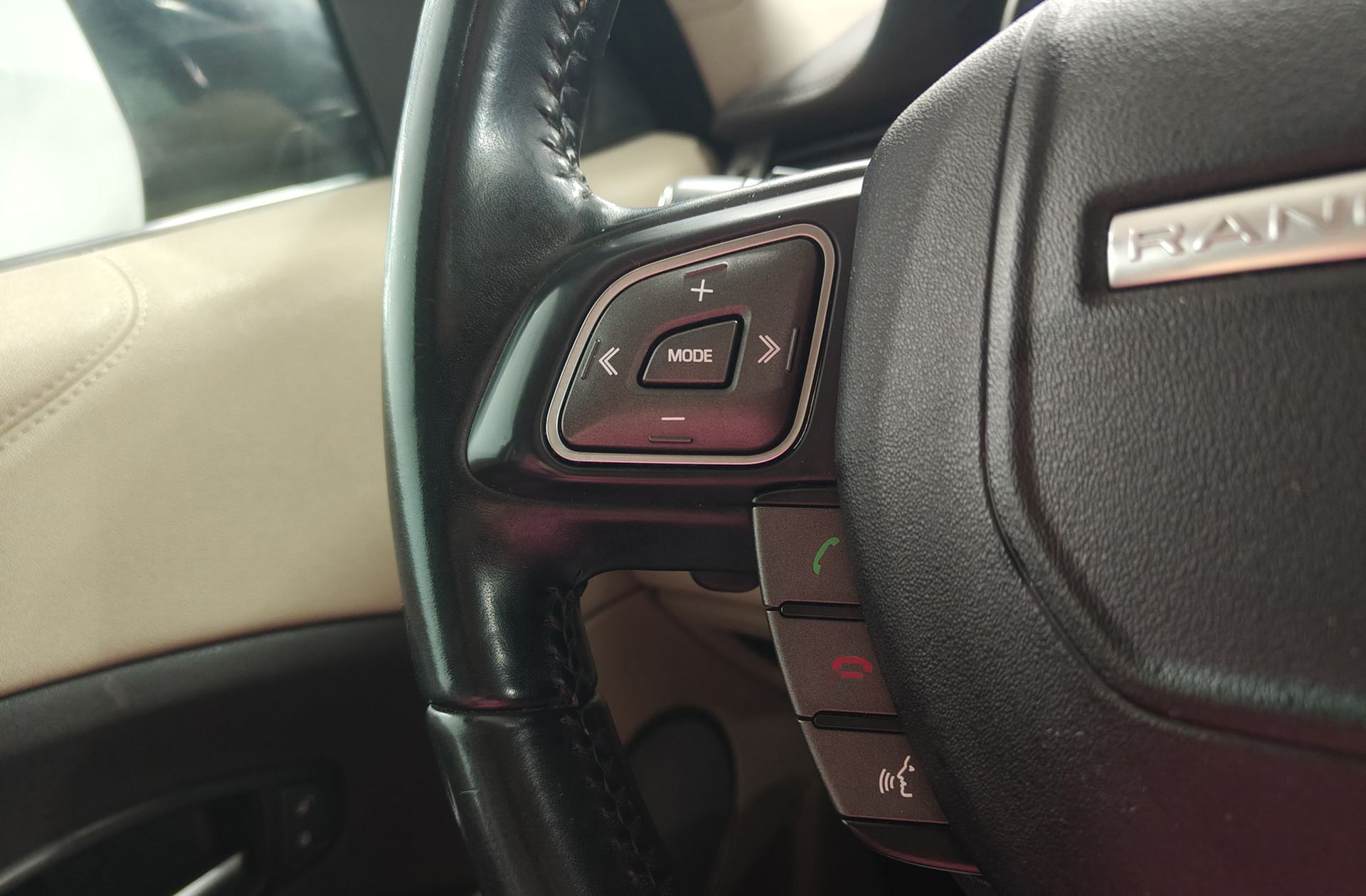 Land Rover Range Rover Evoque 2.0L TD4 SE 4x4 - foto 27