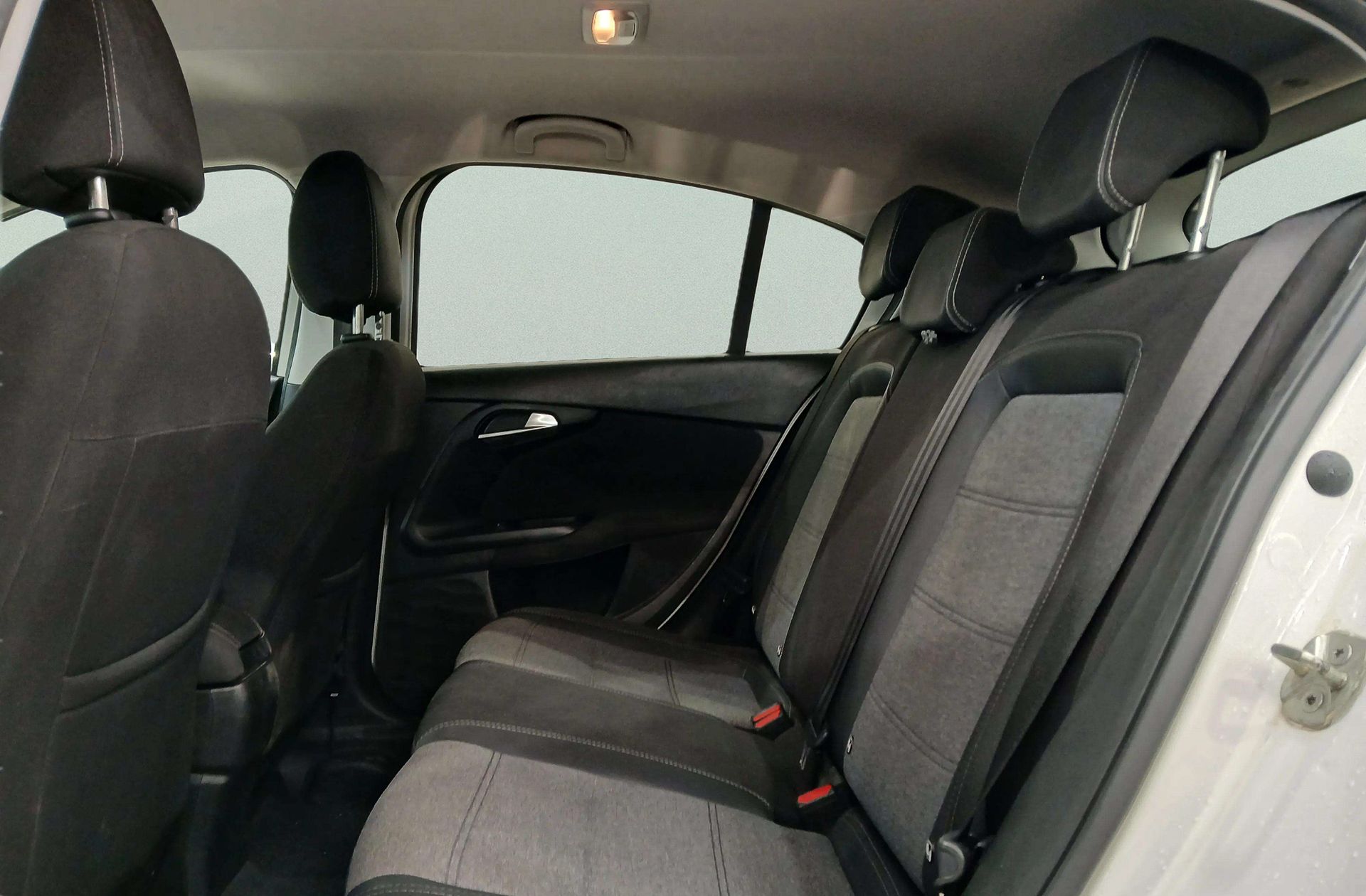 Fiat Tipo 1.5 Hybrid Cross DCT - foto 11