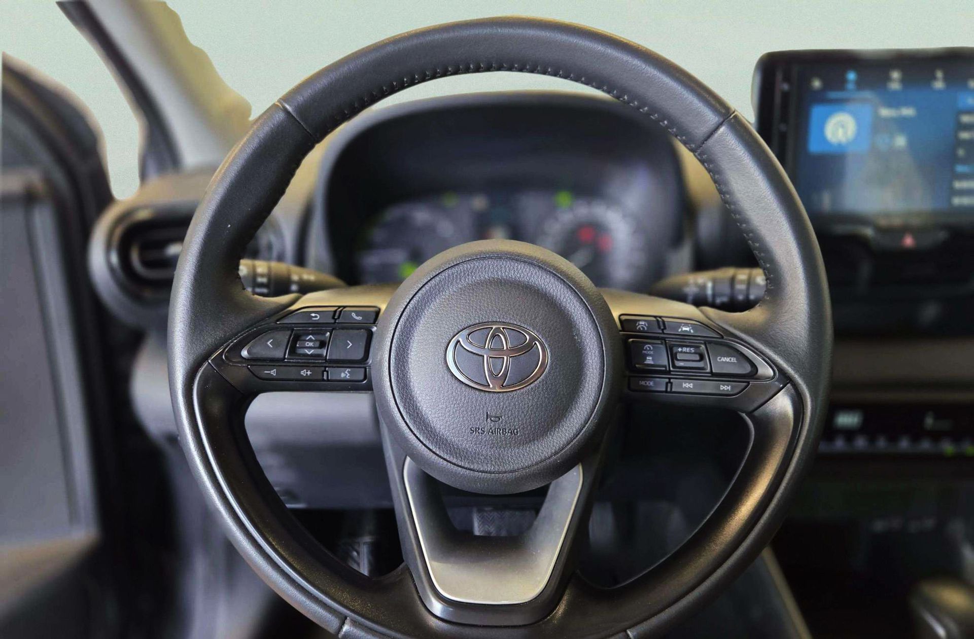 Toyota Yaris 120H Active Plus - foto 18