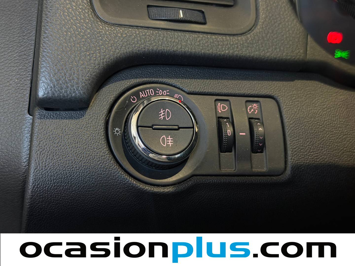 Equipamiento del Opel Insignia Opel Insignia 2.0 CDTI ecoFLEX Cosmo (130 CV)