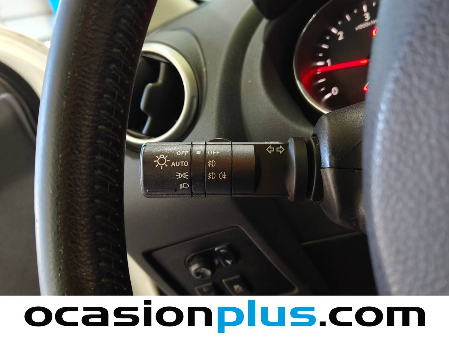 Equipamiento del Nissan QASHQAI+2 Nissan Qashqai+2 1.5 dCi Acenta 4x2 (110 CV) 7 Plazas