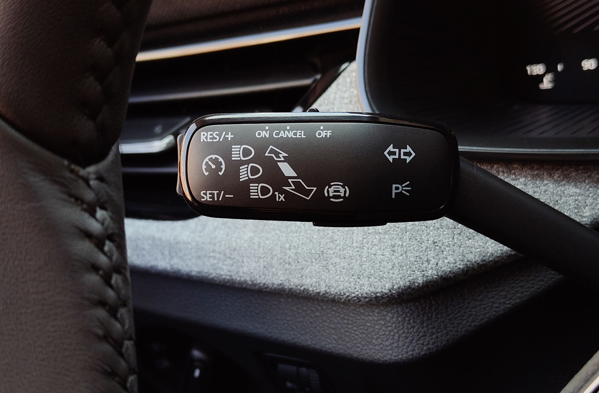 Škoda Kamiq 1.0 TSI Selection DSG - foto 24