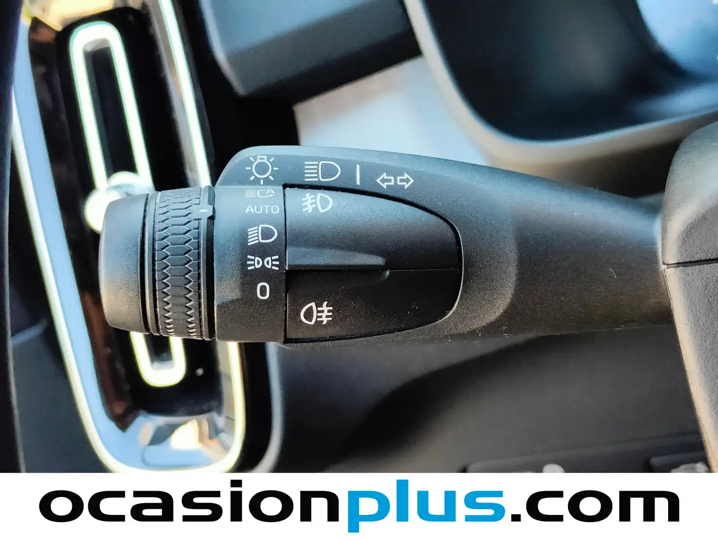 Foto Volvo XC40 Volvo XC40 T3 Momentum Pro (163 CV)