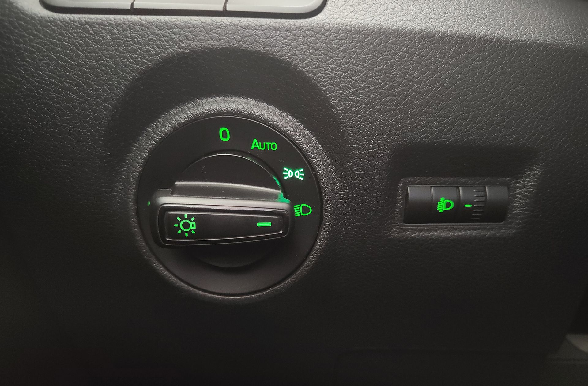 Škoda Fabia 1.0 TSI Ambition - foto 21