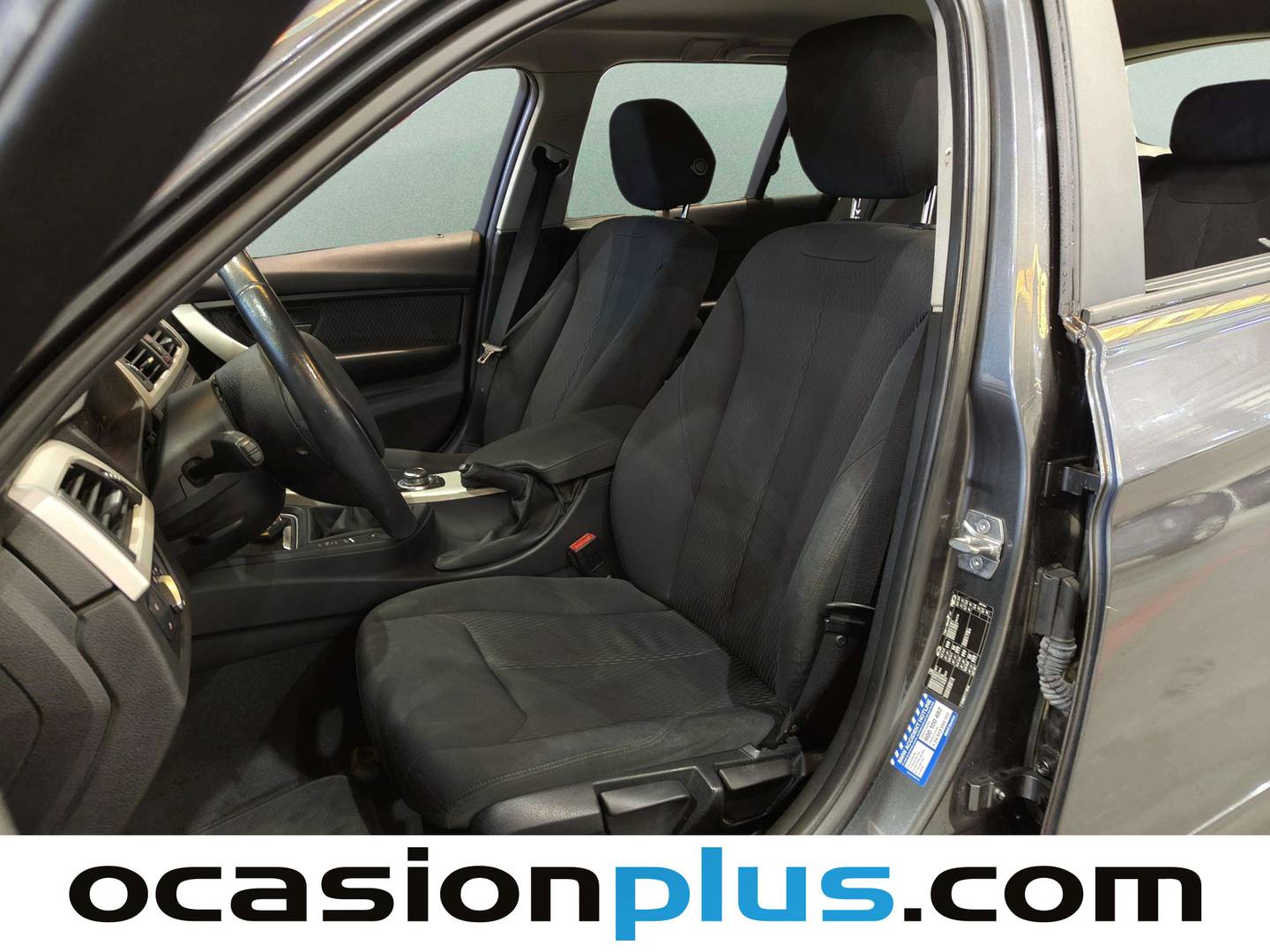 Foto asientos delanteros BMW Serie 3 BMW Serie 3 318d Touring (143 CV)