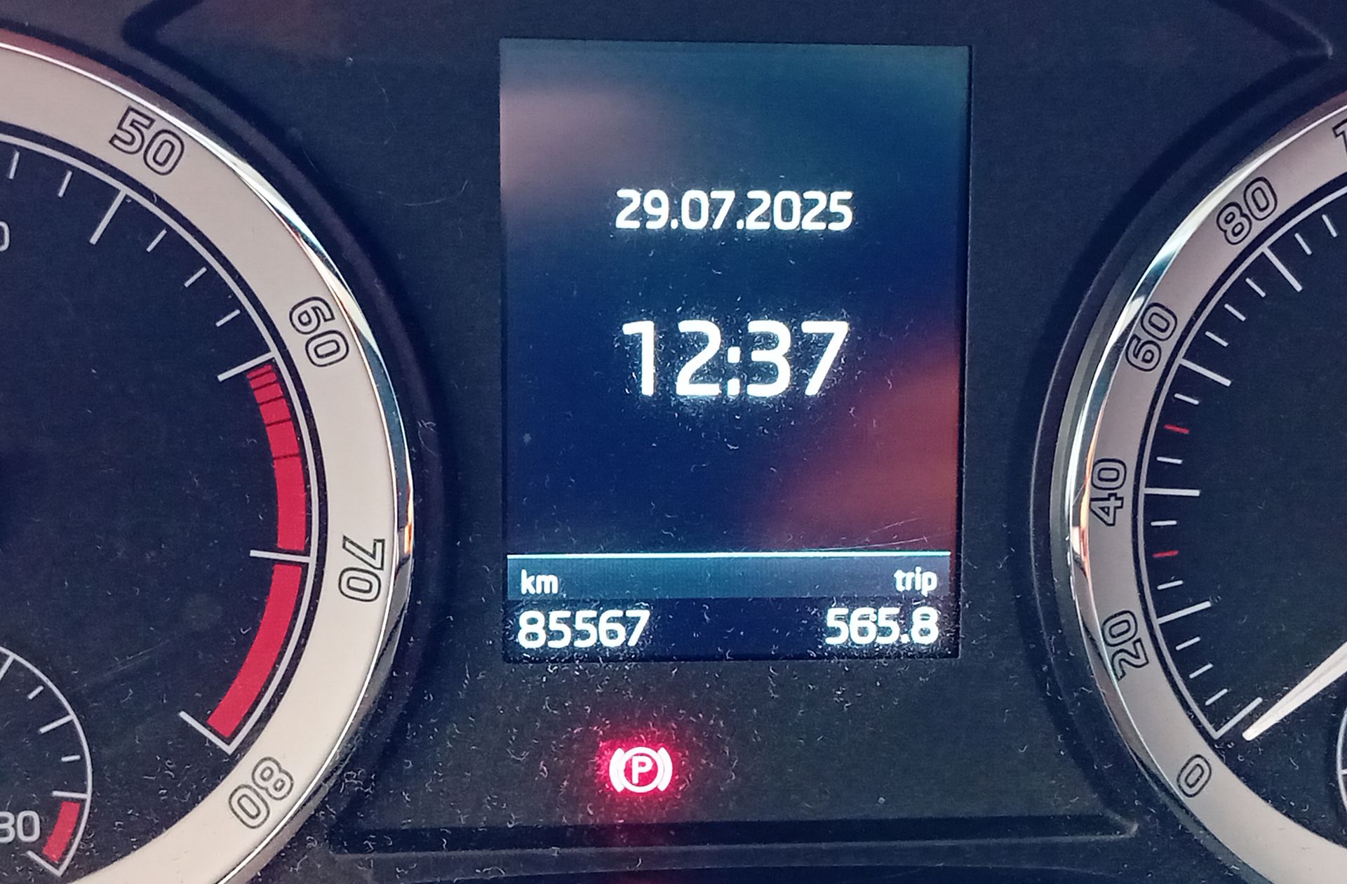 Škoda Karoq 1.0 TSI Like - foto 9