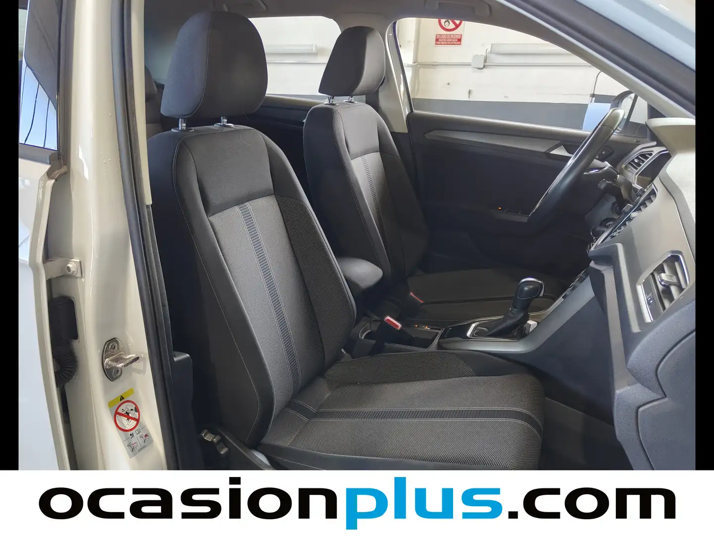 Foto Volkswagen T-Roc Volkswagen T-Roc Advance R-Line 2.0 TDI (150 CV) DSG