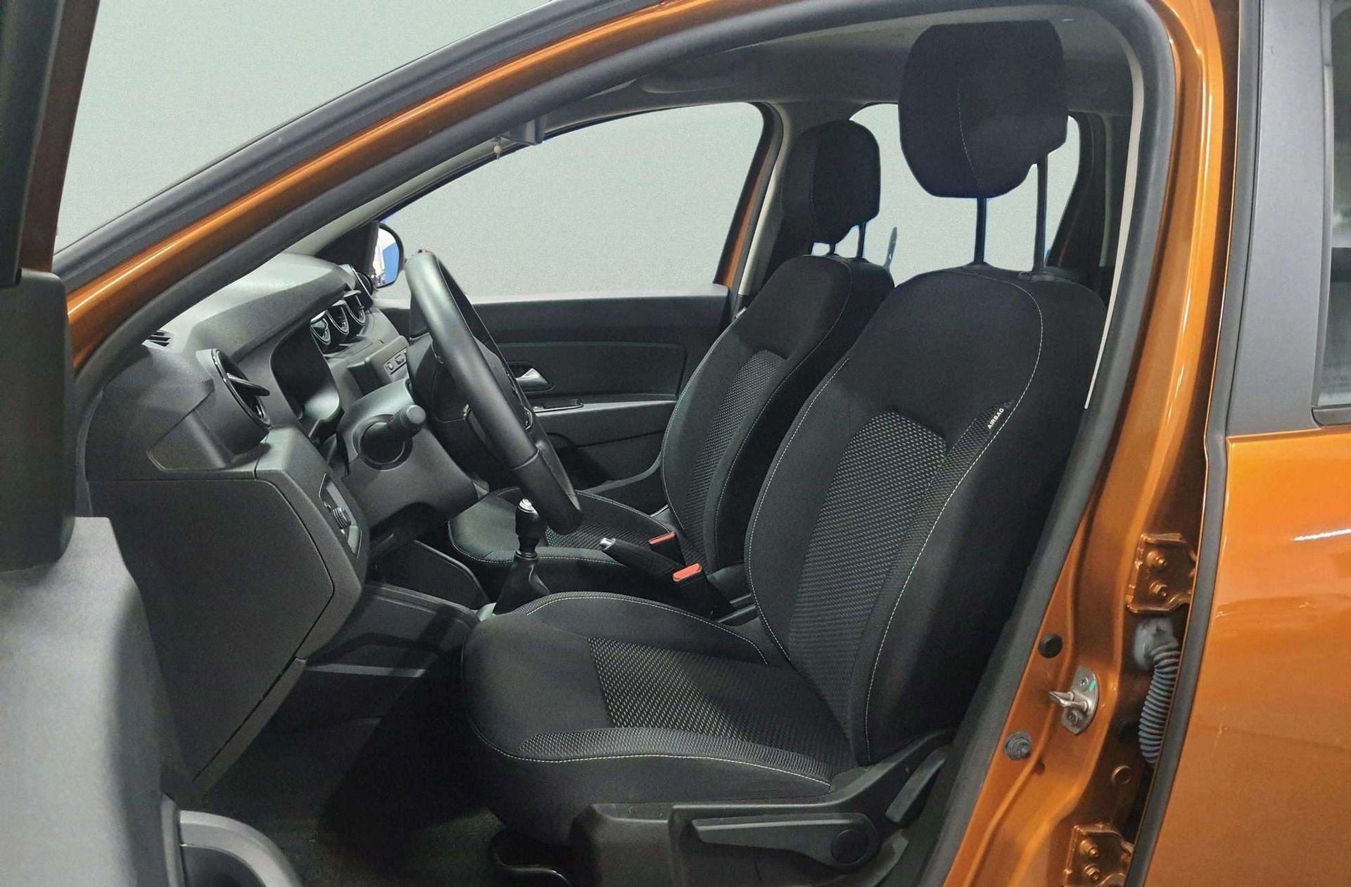Dacia Duster Comfort 1.6 4x2 - foto 10