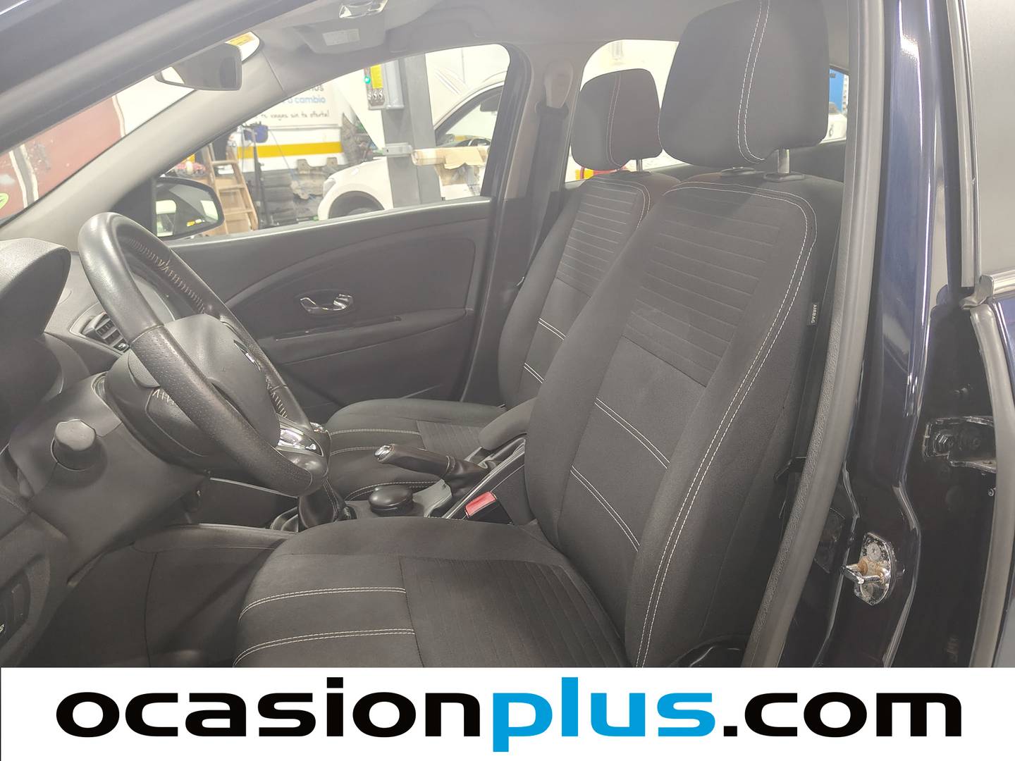 Foto asientos delanteros Renault Fluence Renault Fluence 1.6 16v Limited (110 CV)