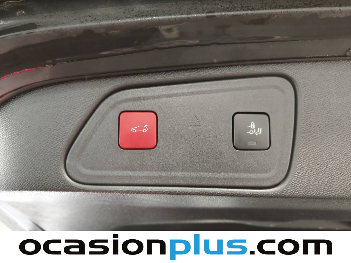 Foto Peugeot 3008 Peugeot 3008 PureTech 130 S&S GT EAT8 (130 CV)