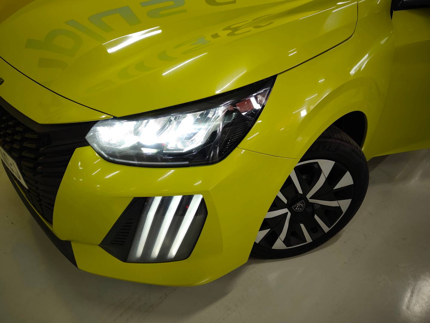 Peugeot 208 Peugeot 208 Style Hybrid 110 eDCS6 (110 CV) km 0
