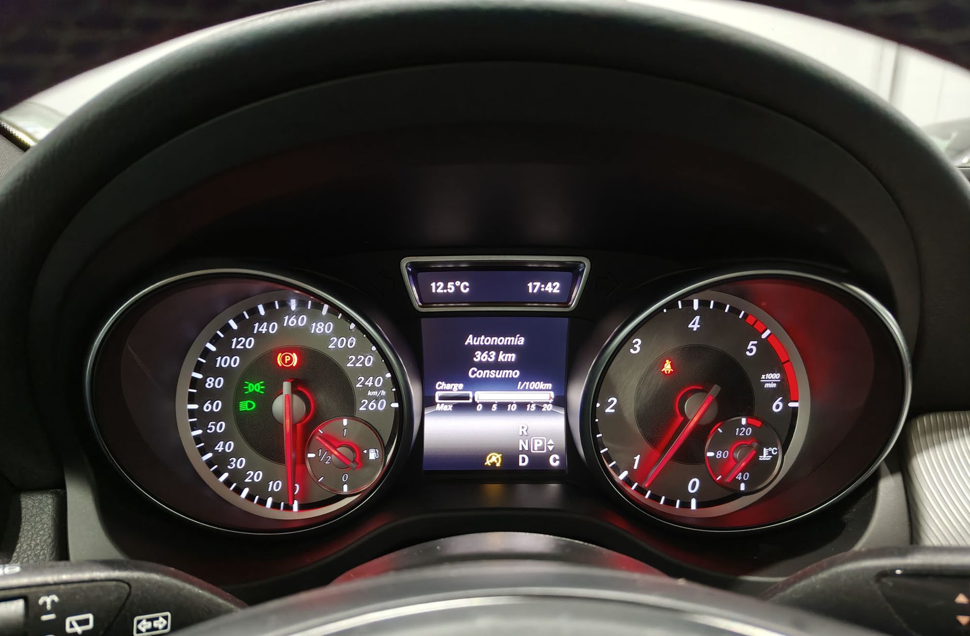 Mercedes-Benz GLA 220 d Urban - foto 22