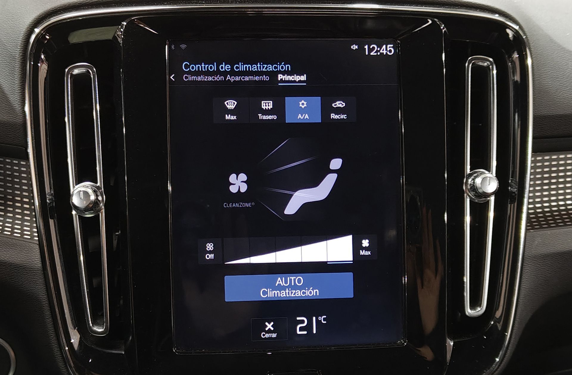 Volvo XC40 D4 R-Design AWD - foto 31