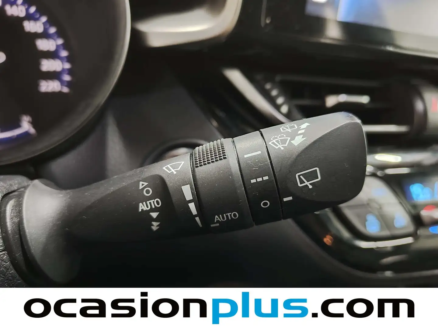 Foto Toyota C-HR Toyota C-HR 1.8 125H Advance (122 CV)