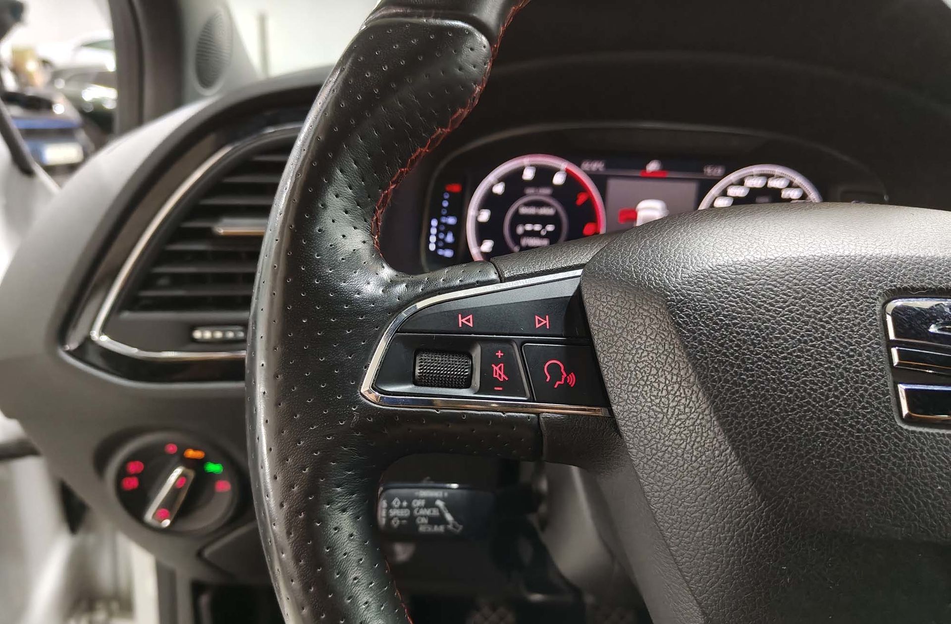 SEAT León 1.5 TSI FR - foto 29