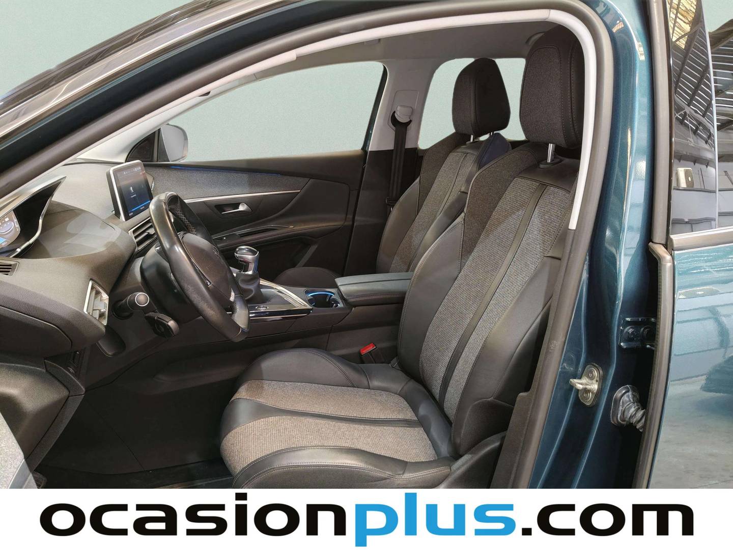 Foto asientos delanteros Peugeot 5008 Peugeot 5008 PureTech 130 S&S Allure (130 CV) 7 PLAZAS
