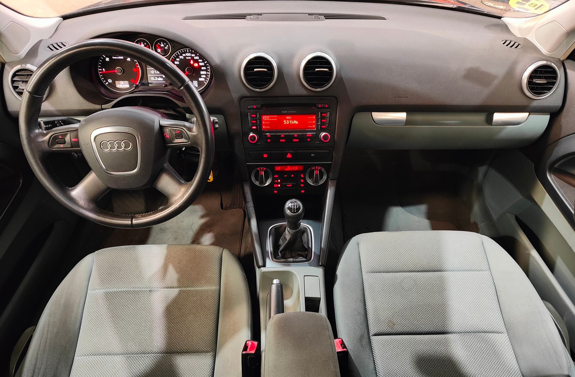 Audi A3 1.9 TDIe DPF Attraction - foto 6