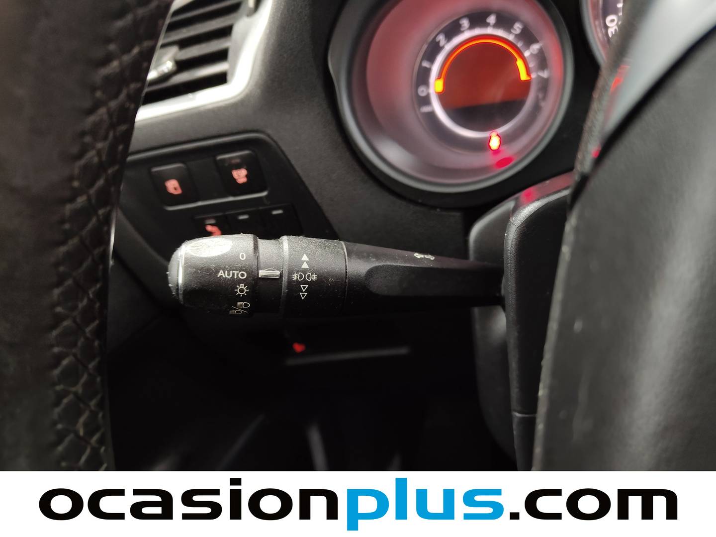 Equipamiento del Citroën C4 Citroen C4 1.6 VTi Collection (120 CV)