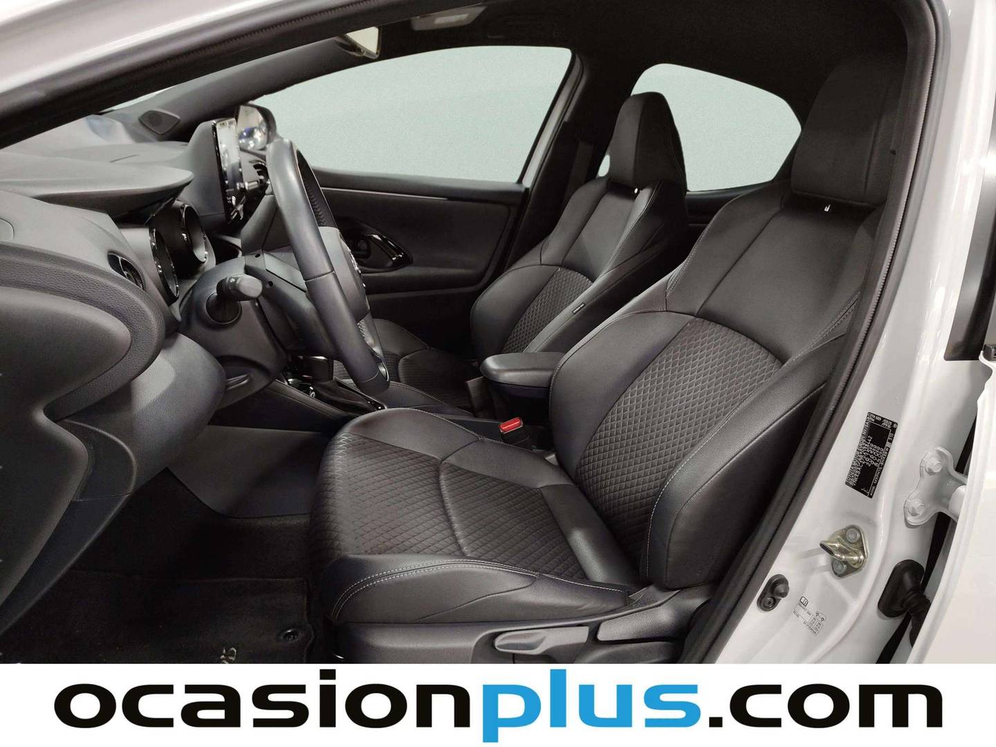 Foto asientos delanteros Toyota Yaris Toyota Yaris 120H Style (116 CV)