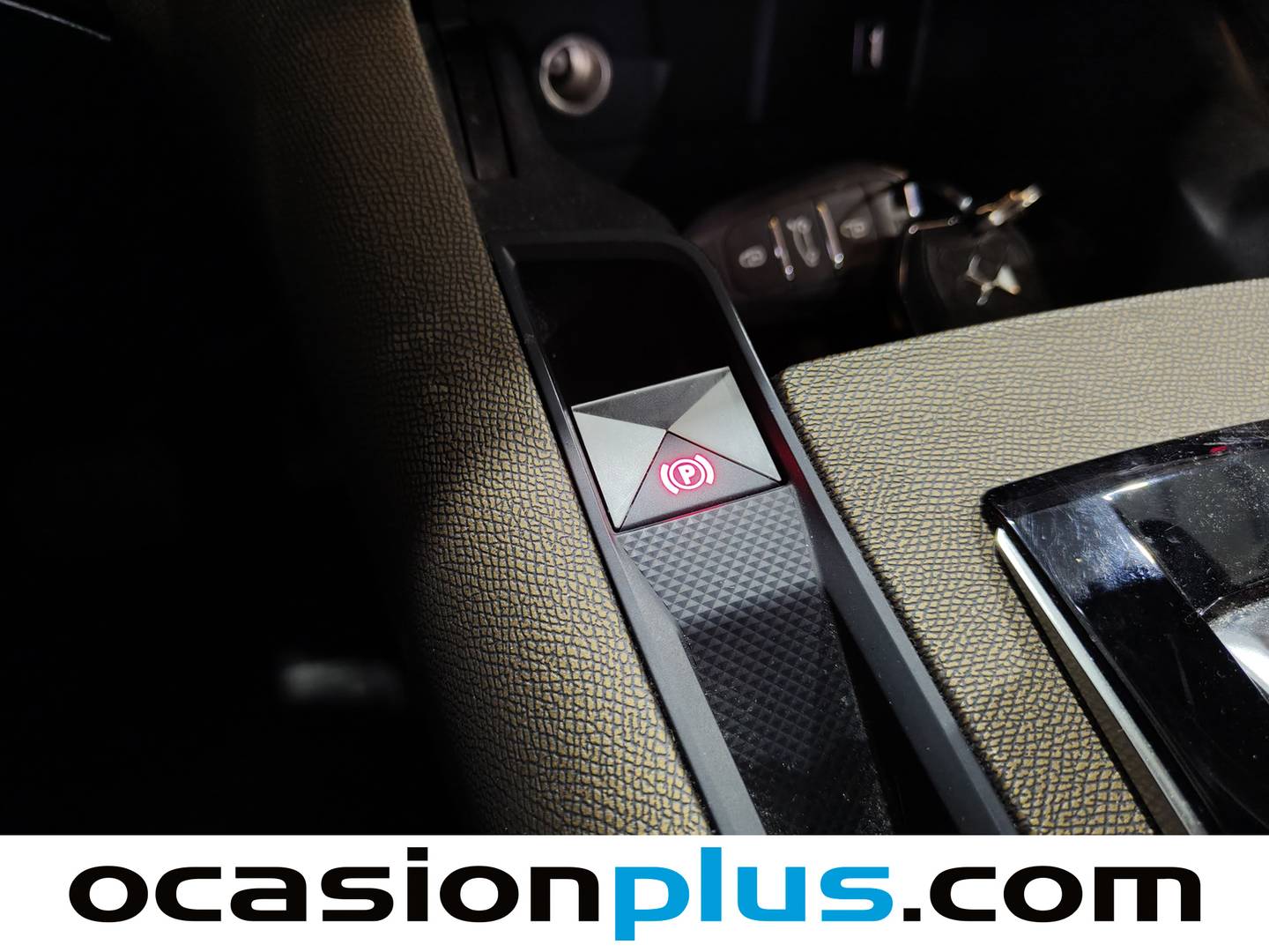 Foto DS DS 7 Crossback DS DS7 Crossback BlueHDi 130 DE Bastille + AT (130 CV)