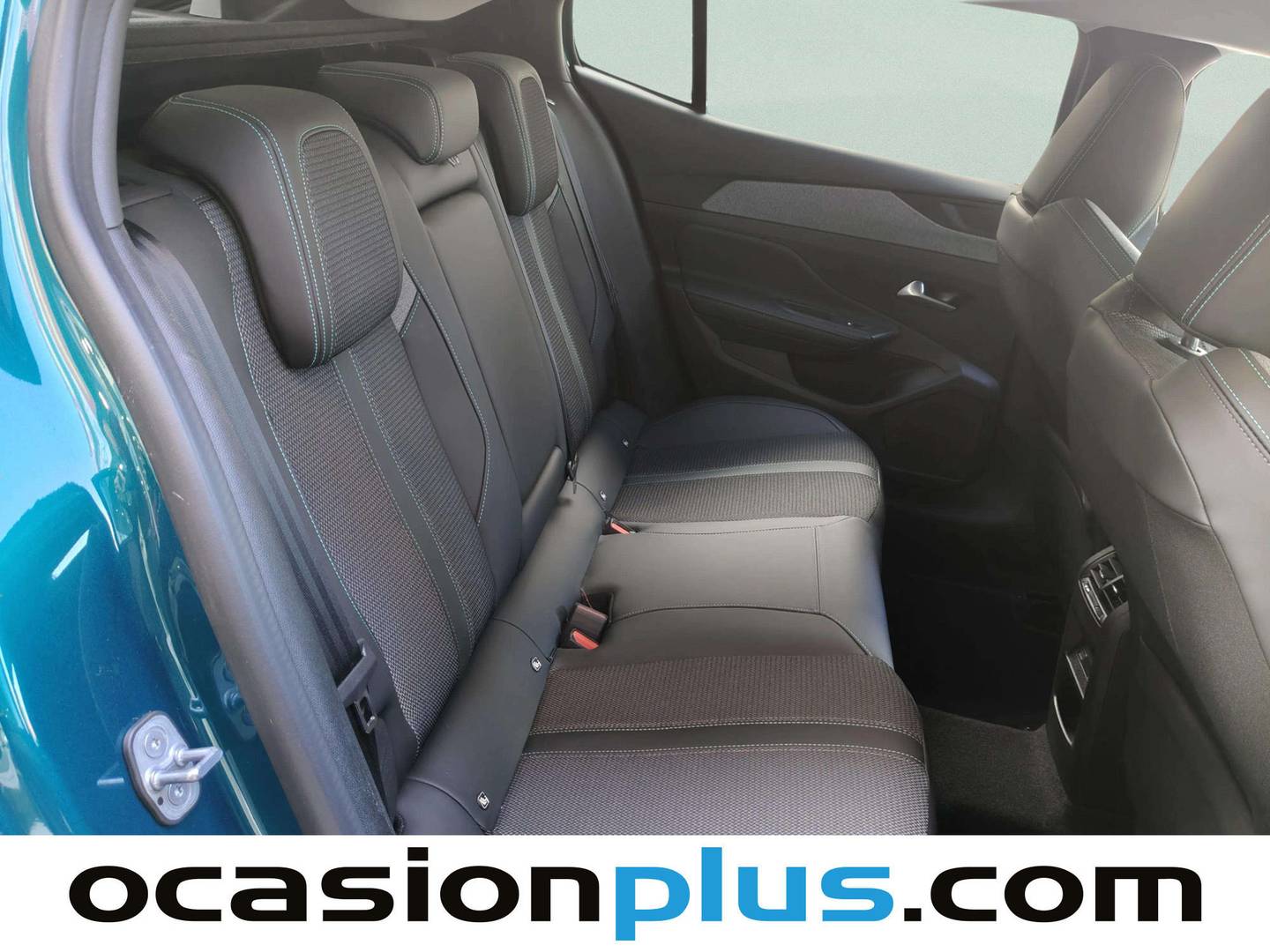 Peugeot 408 Peugeot 408 Allure Hybrid eDCS6 (136 CV) km 0