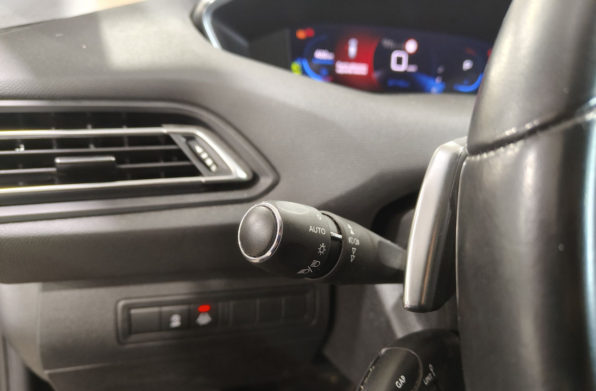 Peugeot 308 PureTech 130 Allure Pack EAT8 - foto 27