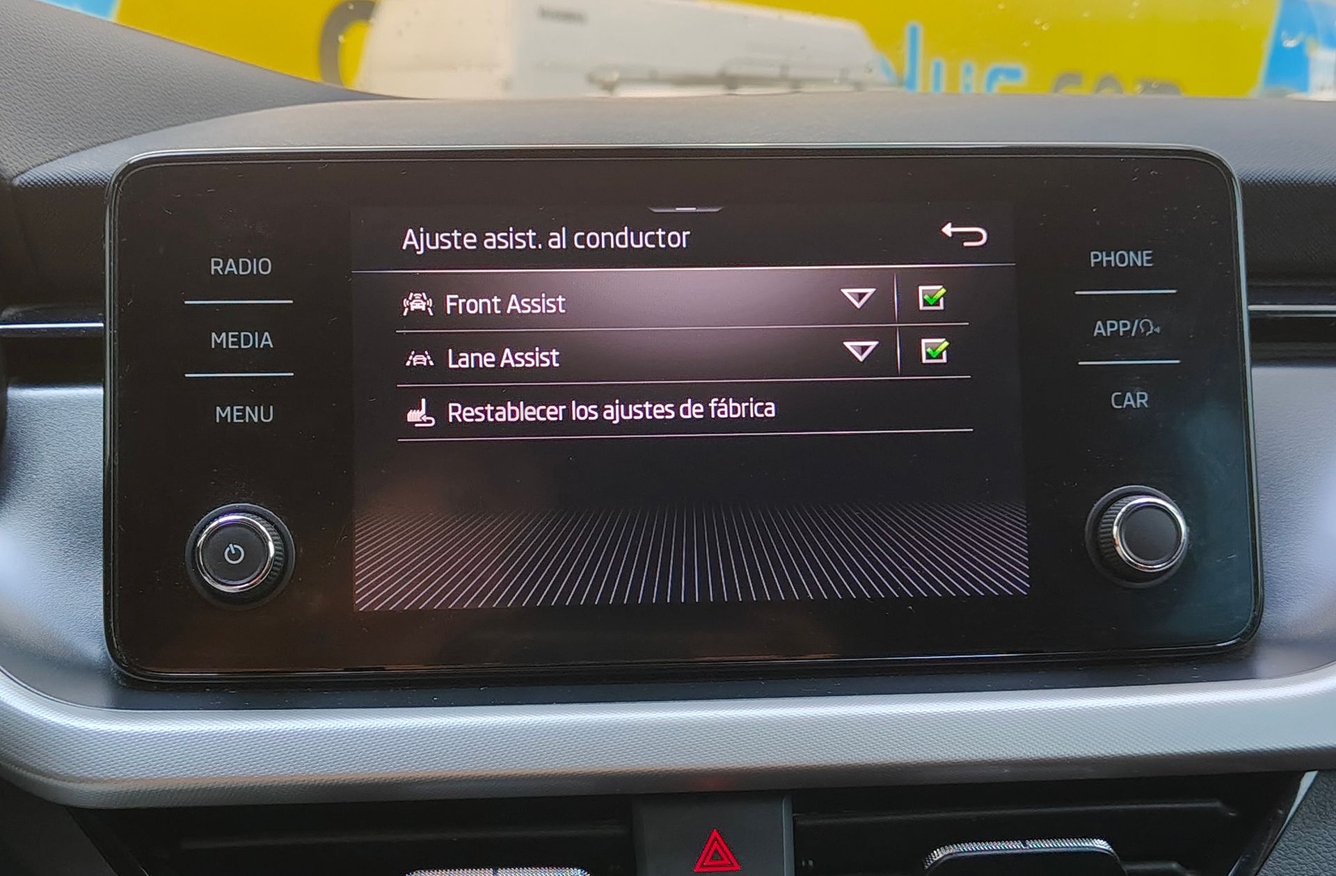 Škoda Kamiq 1.0 TSI Emotion - foto 13