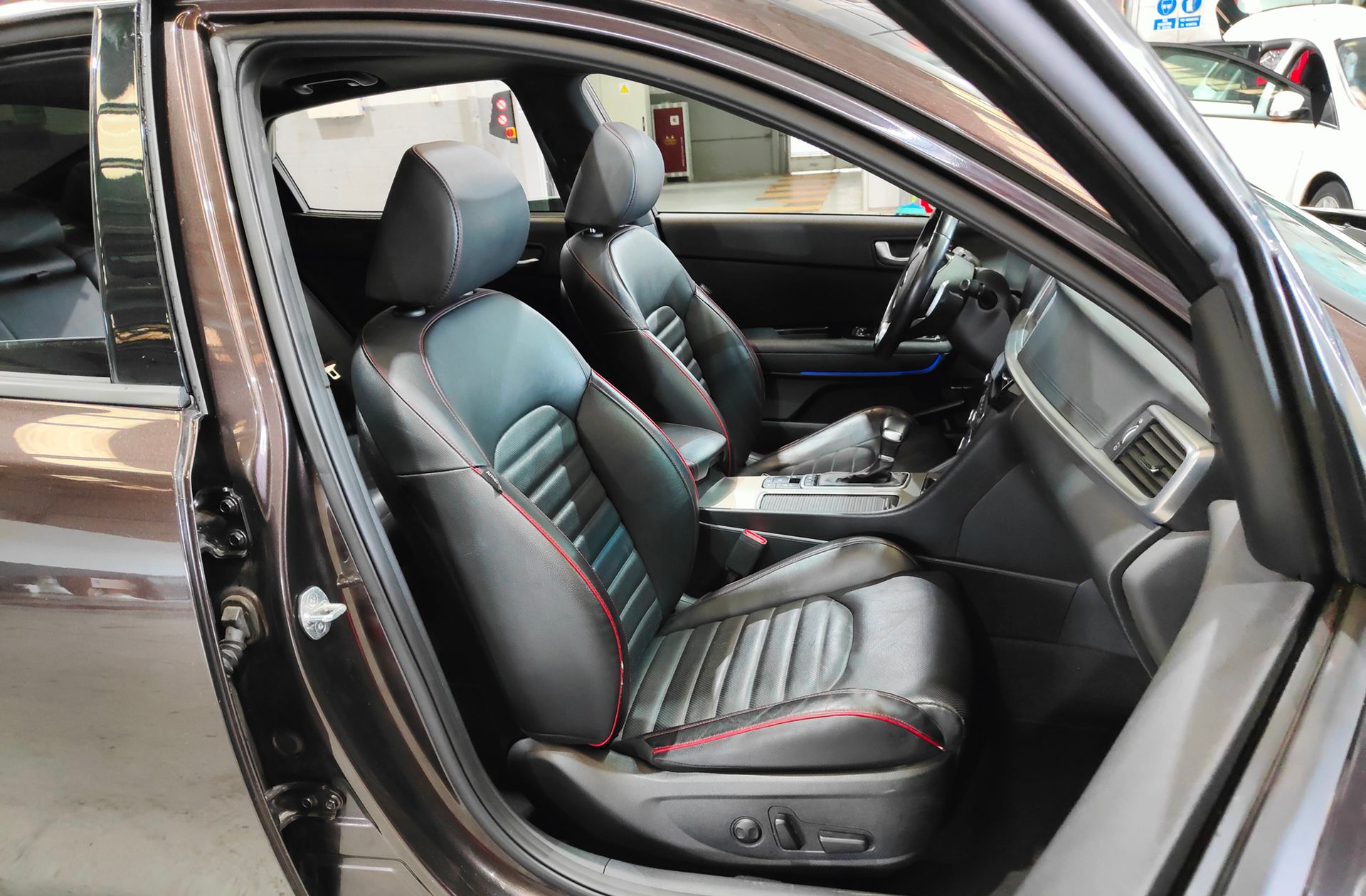 Kia Optima 1.6 T-GDi GT Line (Pack Luxury) DCT - foto 22