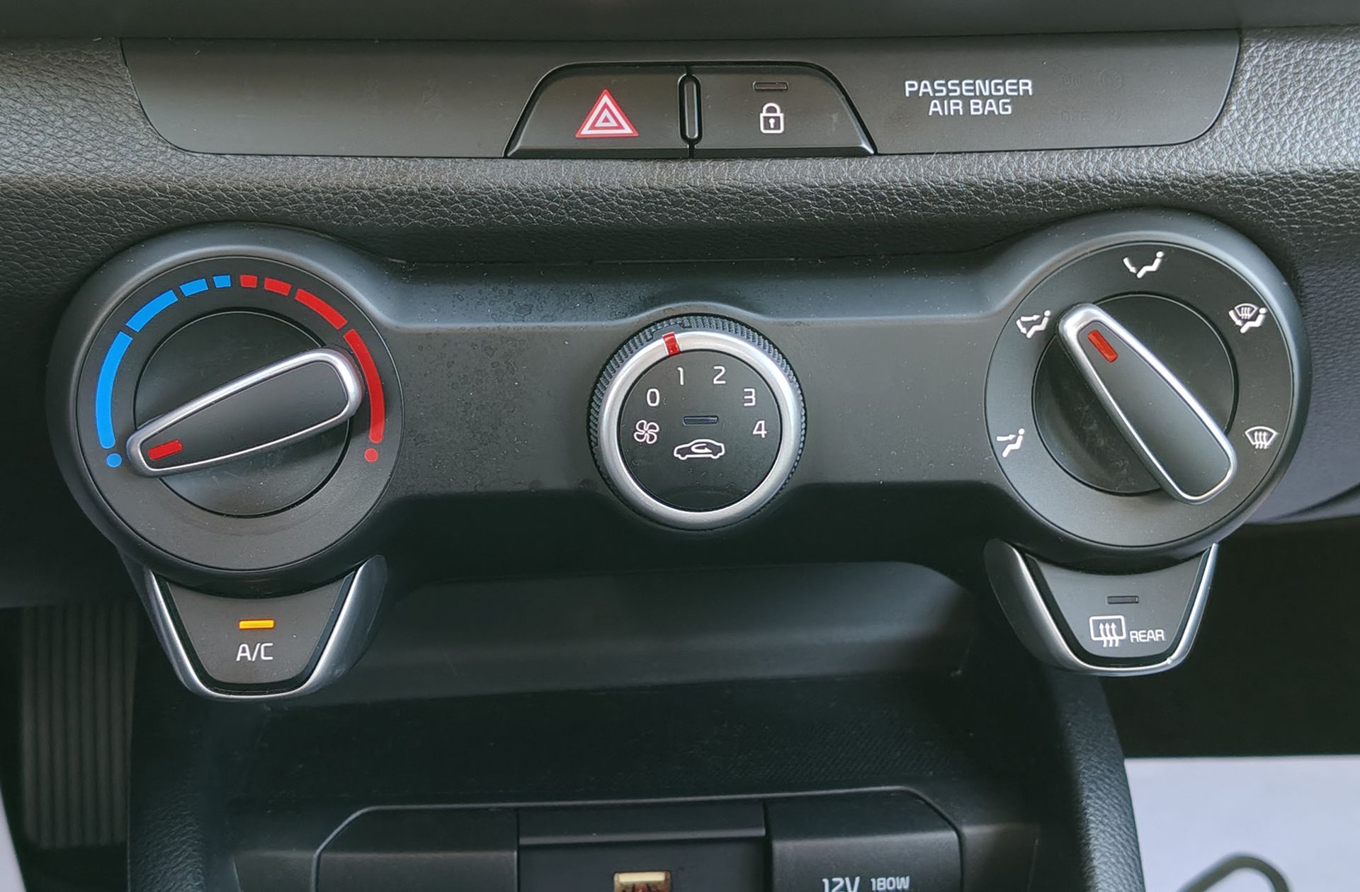 Kia Stonic 1.2 DPi Concept - foto 28