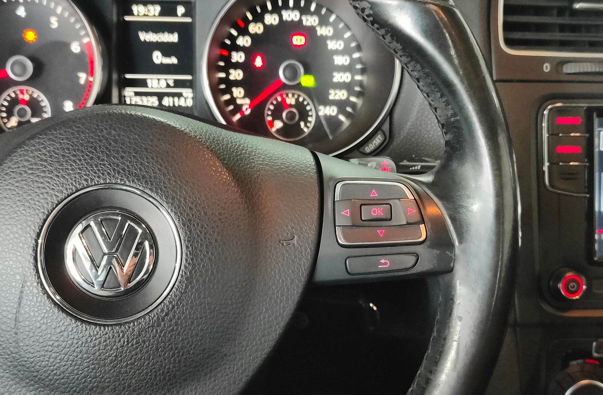 Volkswagen Golf Sport 1.4 TSI DSG - foto 25