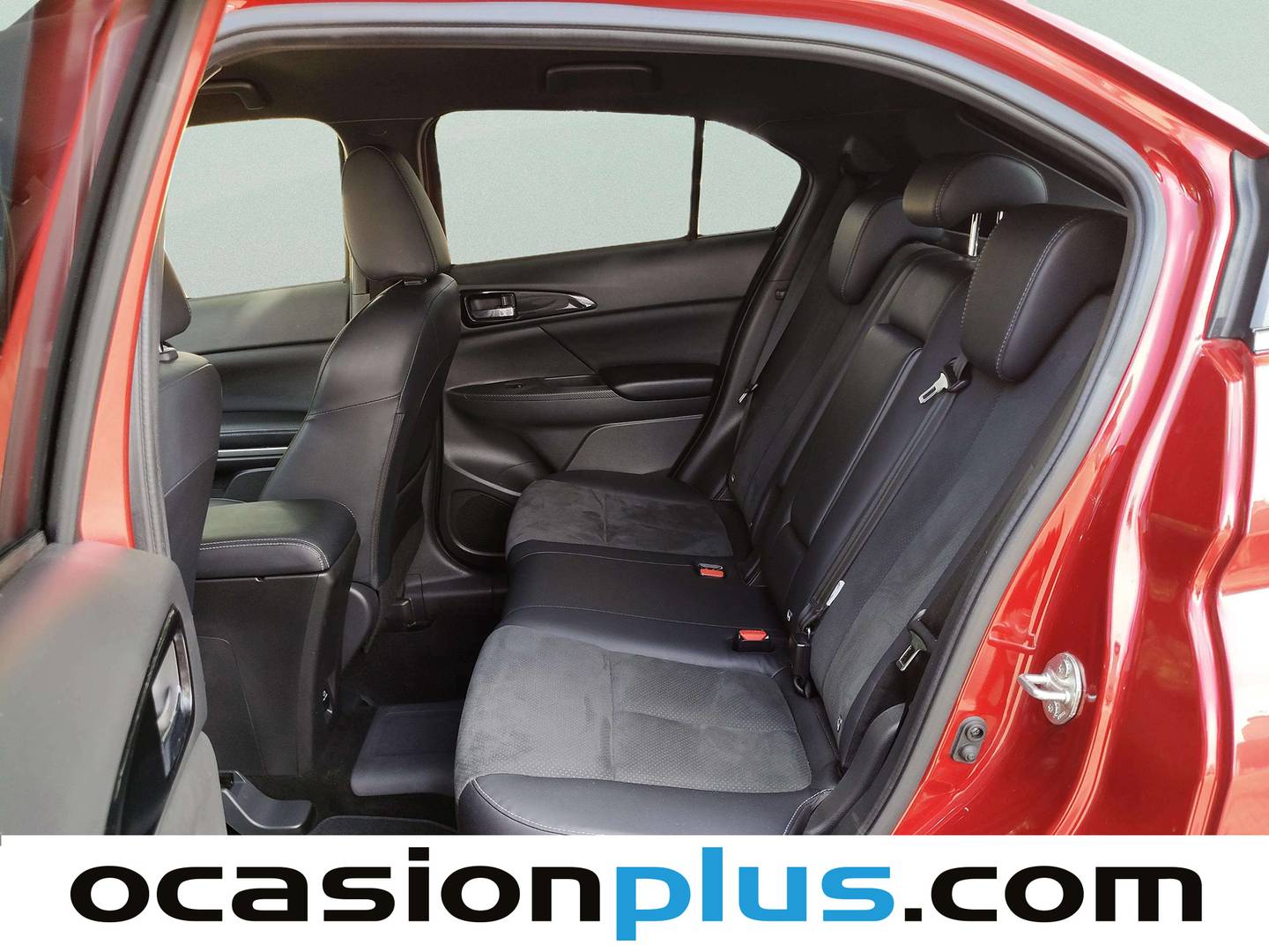 Foto asientos traseros Mitsubishi Eclipse Cross Mitsubishi Eclipse Cross 2.4 PHEV Kaiteki 4WD Auto (188 CV)