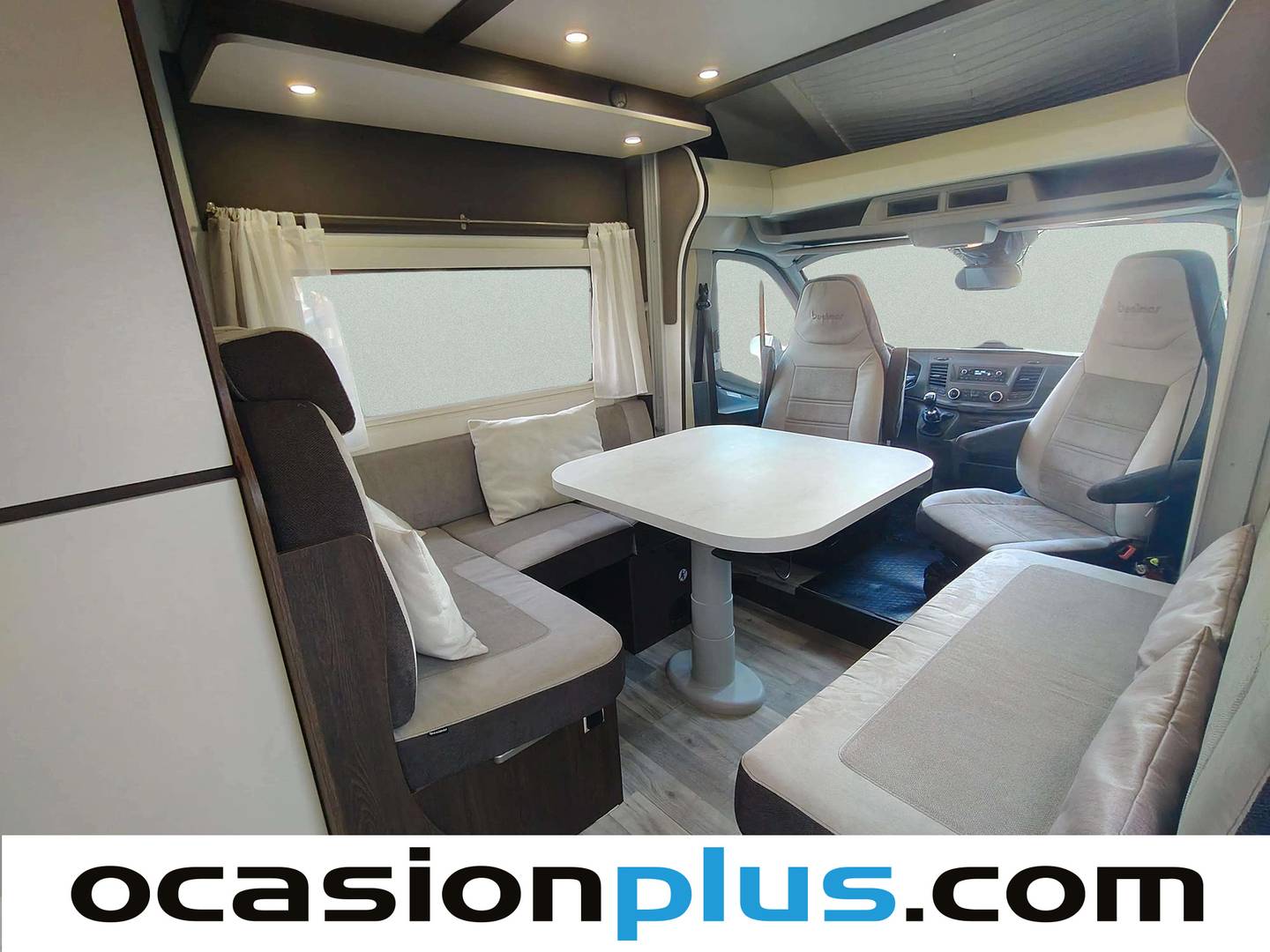 Extras y acabados del Benimar Tesoro 481 Benimar Tesoro 481 Fwd  (131CV) 4 Plazas