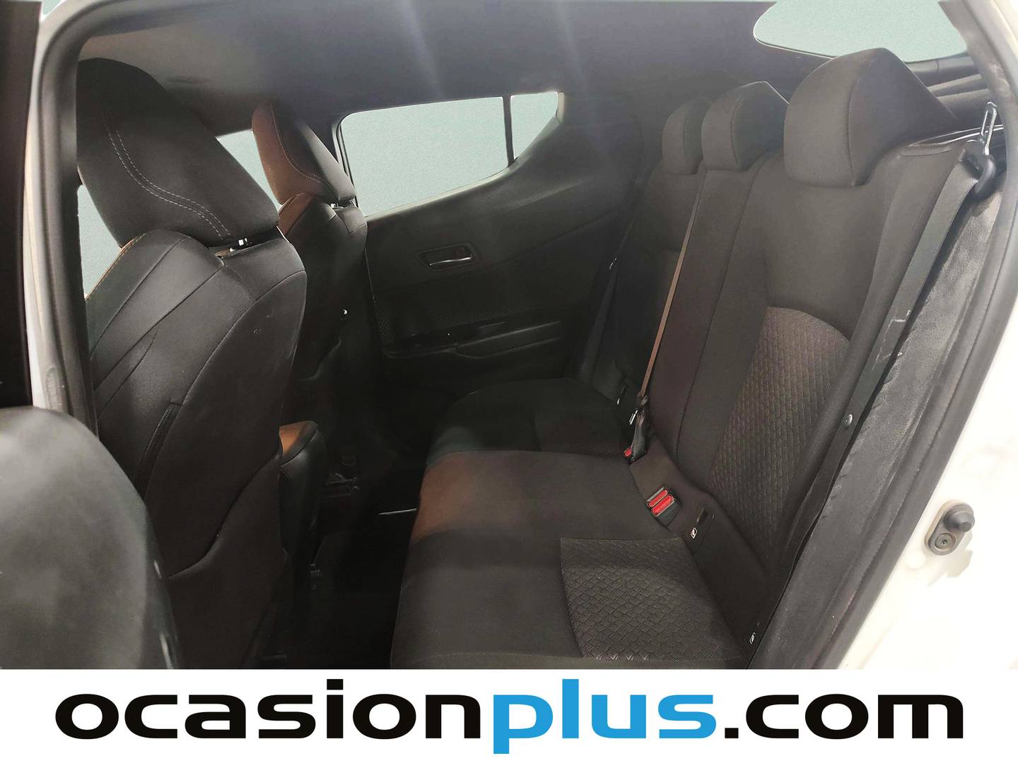 Foto asientos traseros Toyota C-HR Toyota C-HR 1.8 125H Advance (122 CV)