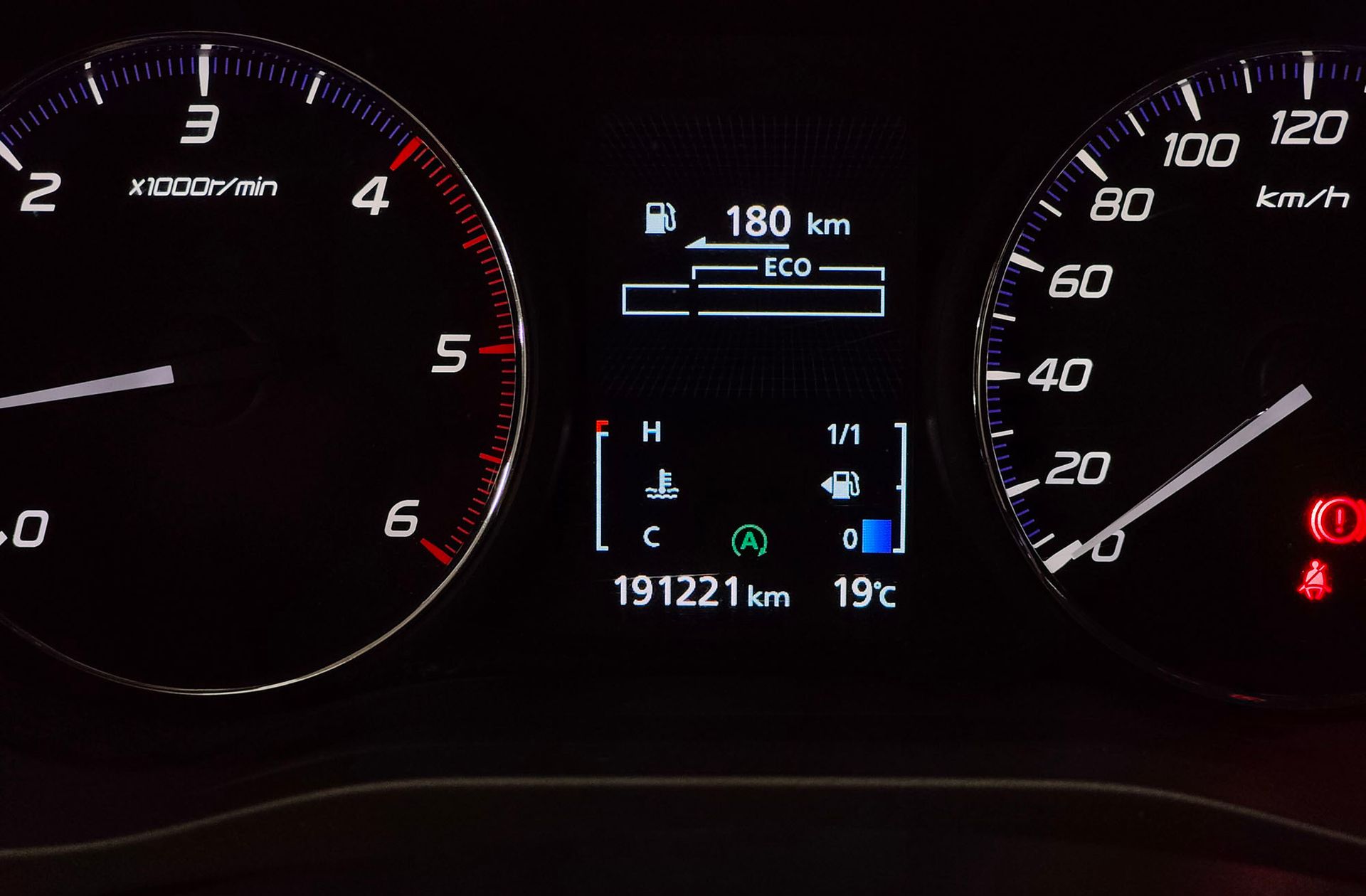 Mitsubishi Outlander 220 DI-D Motion 2WD - foto 9