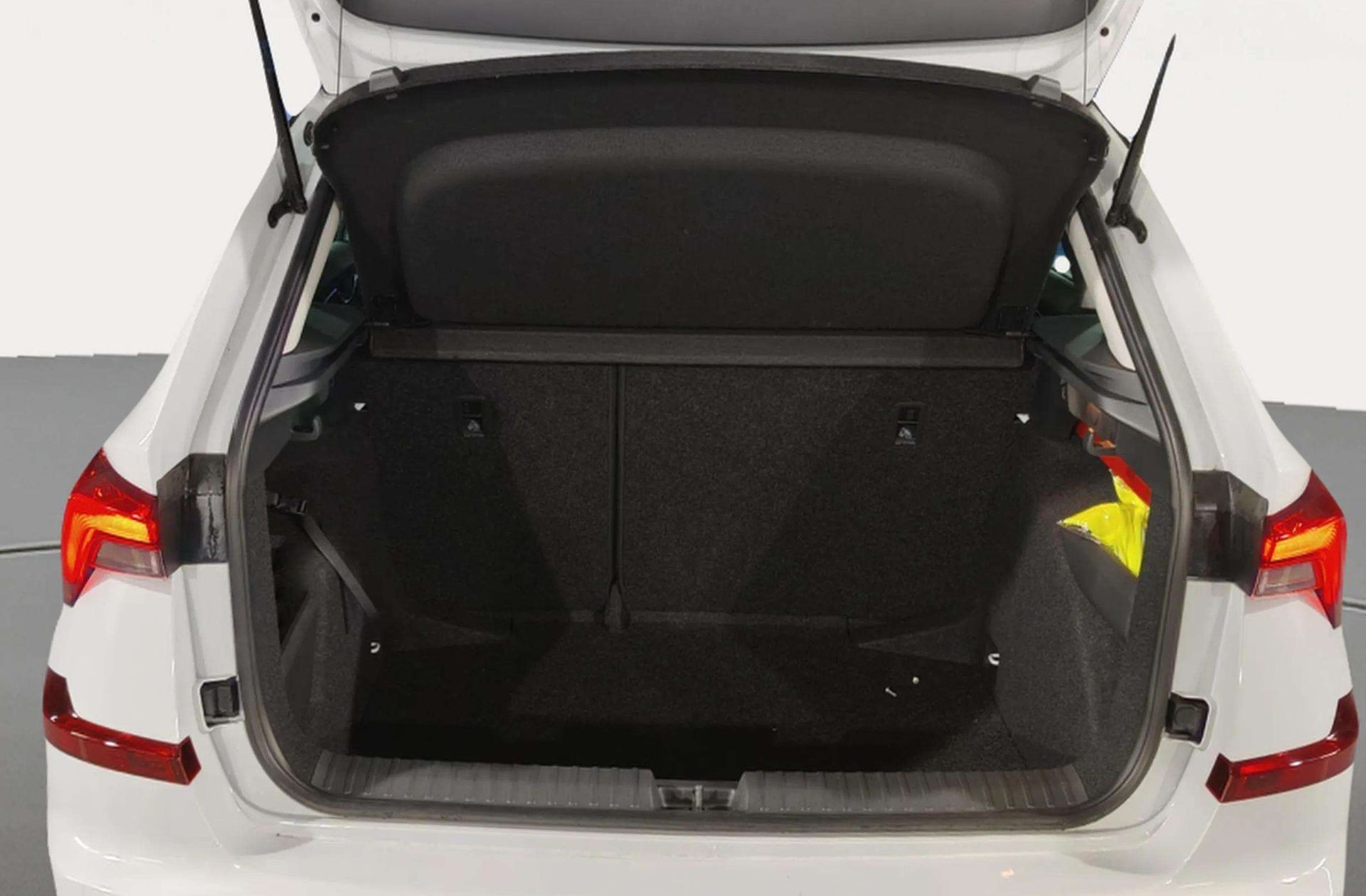 Škoda Kamiq 1.0 TSI Selection DSG - foto 19
