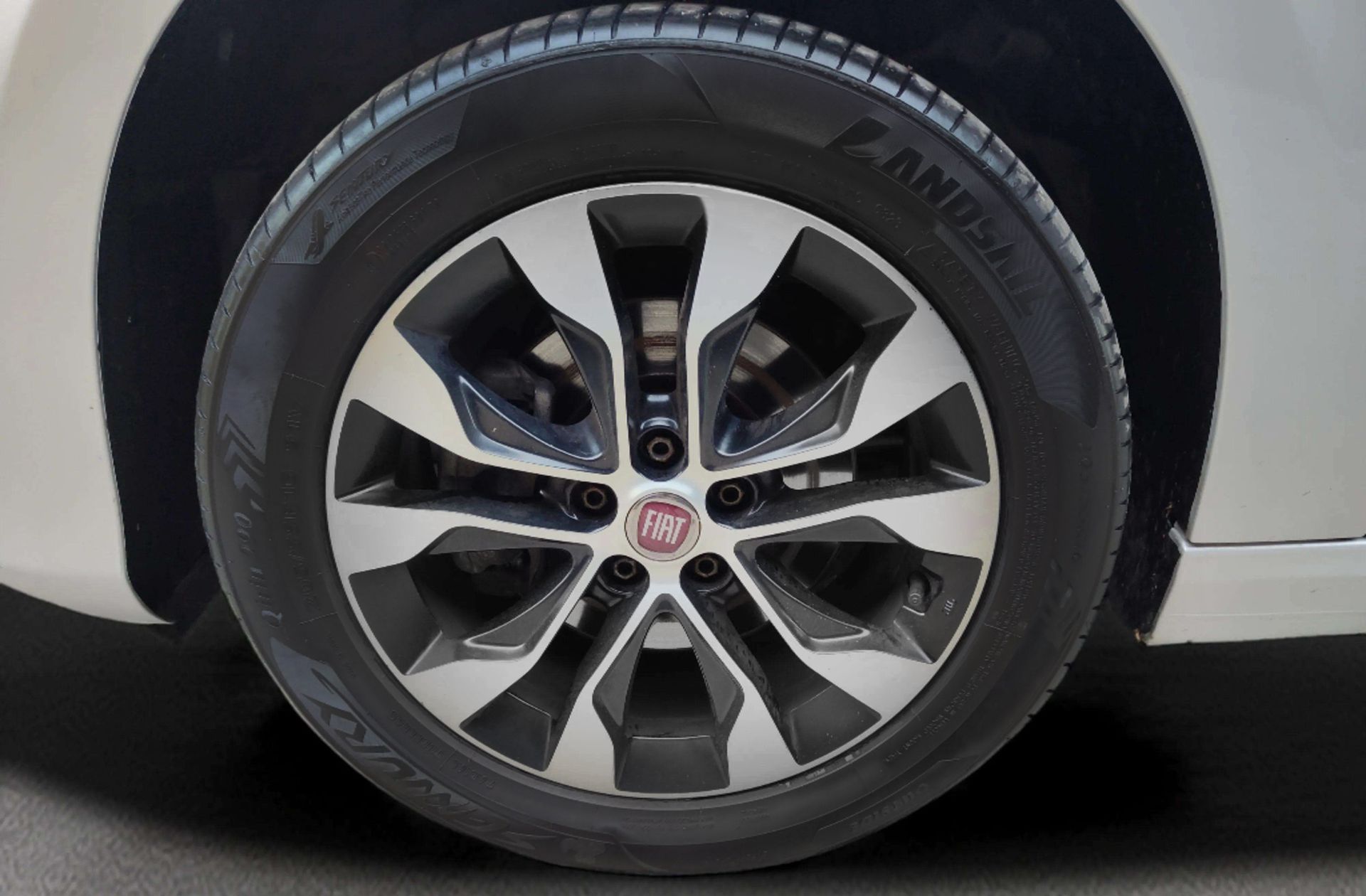 Fiat Tipo SW 1.3 MultiJet Mirror - foto 27