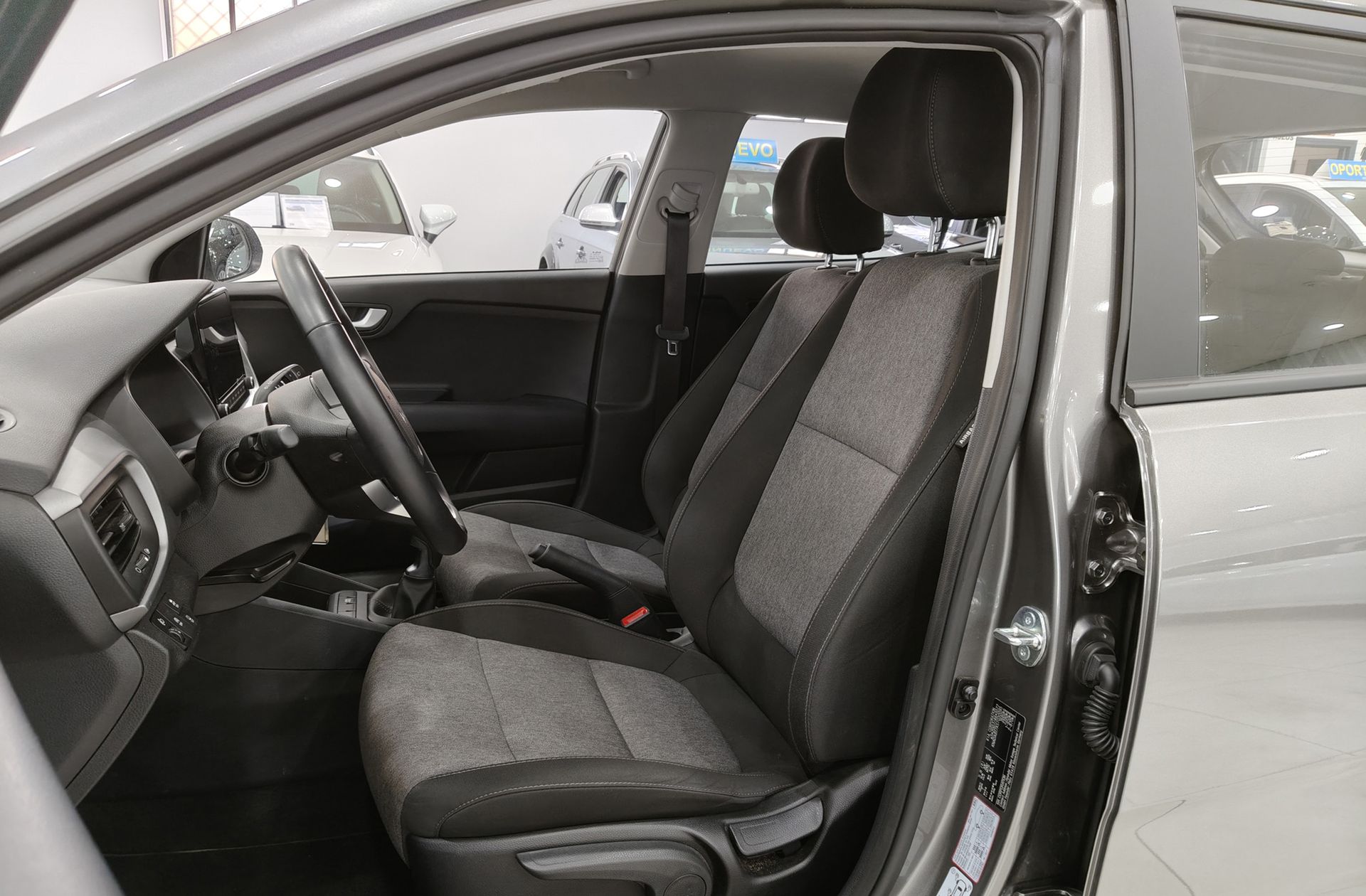 Kia Stonic 1.0 T-GDi MHEV Concept - foto 11