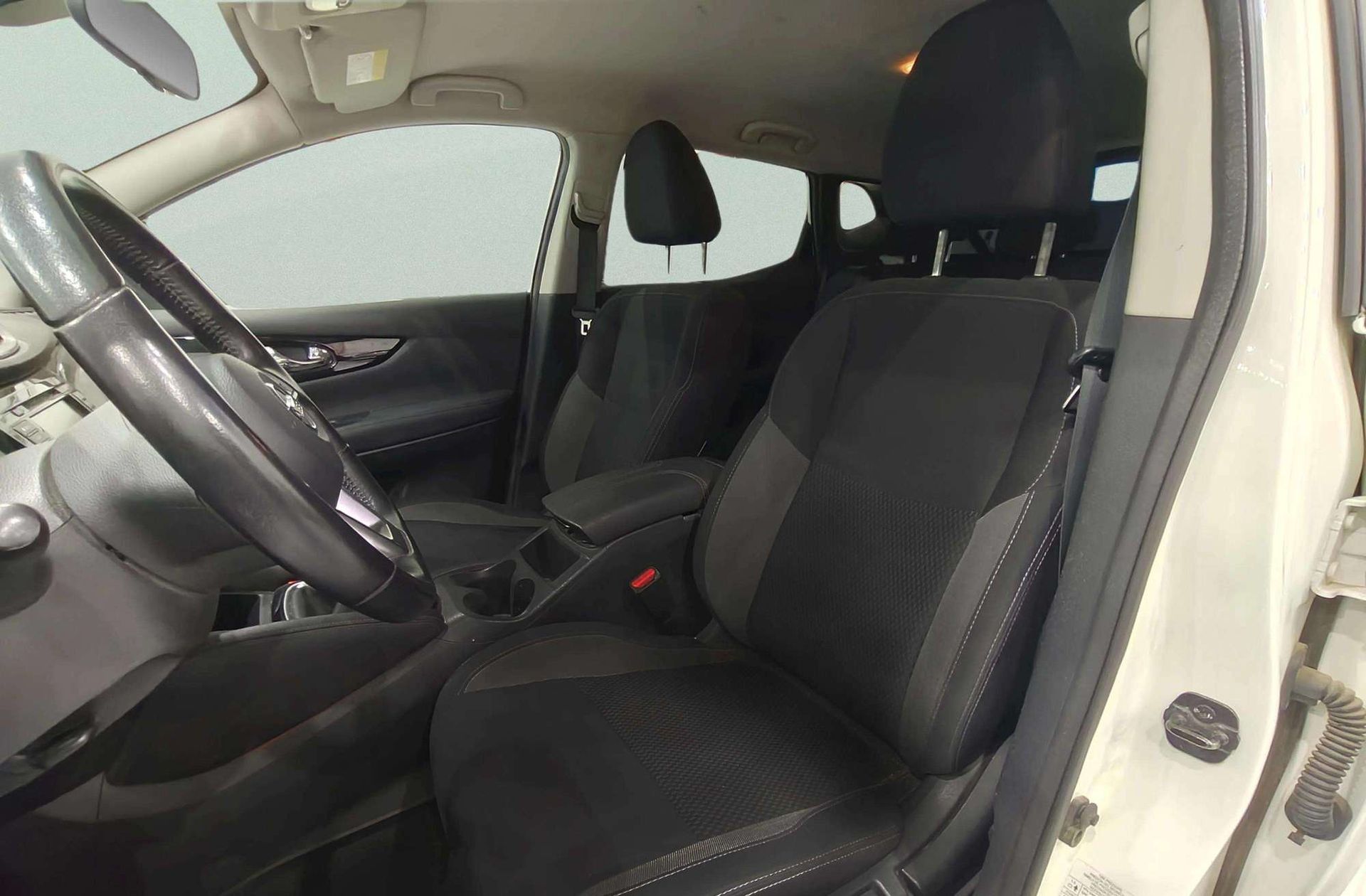 Nissan Qashqai DIG-T 140 N-Connecta - foto 11
