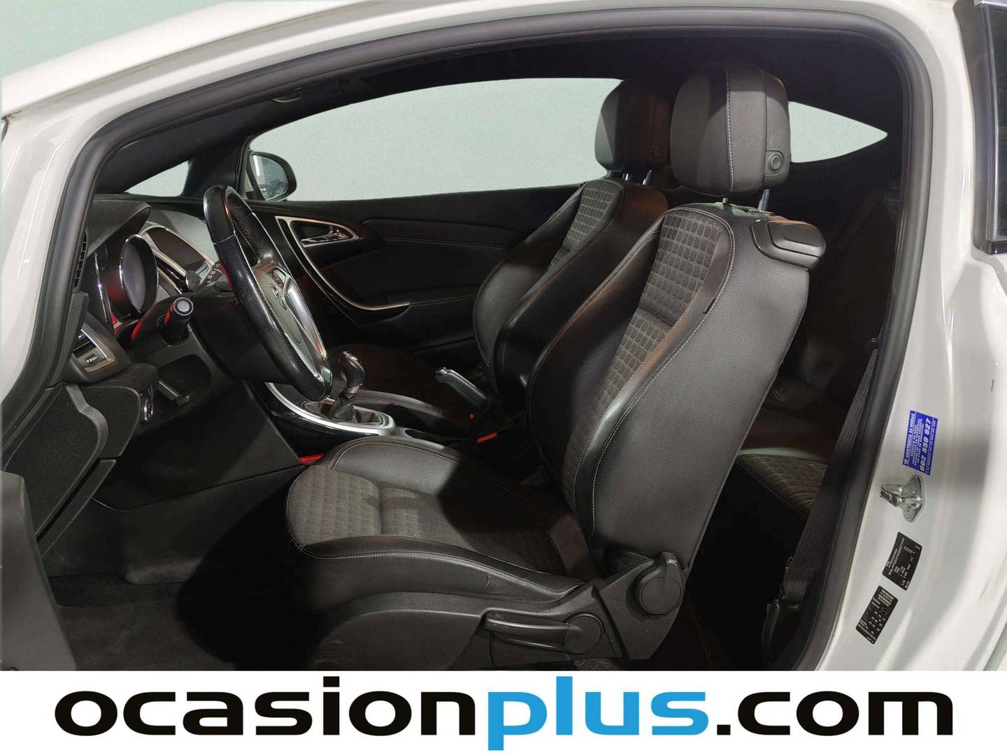 Foto asientos delanteros Opel Astra Opel Astra GTC 1.7 CDTI Sportive (130 CV)