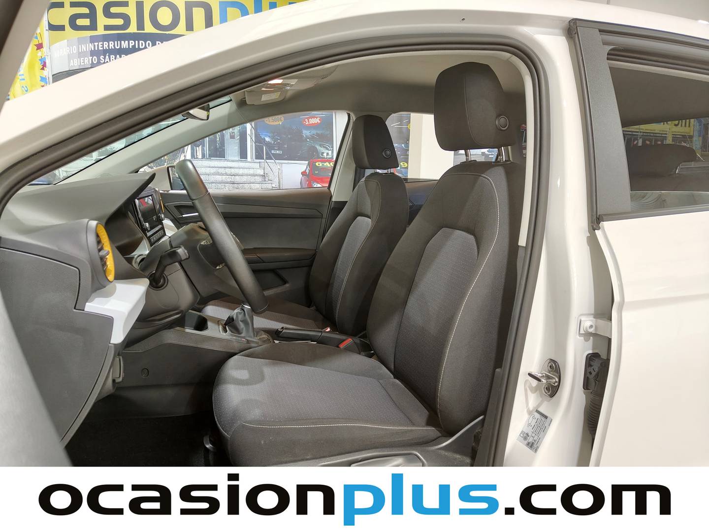 Foto asientos delanteros Seat Ibiza Seat Ibiza 1.0 TSI Style XL (115 CV)