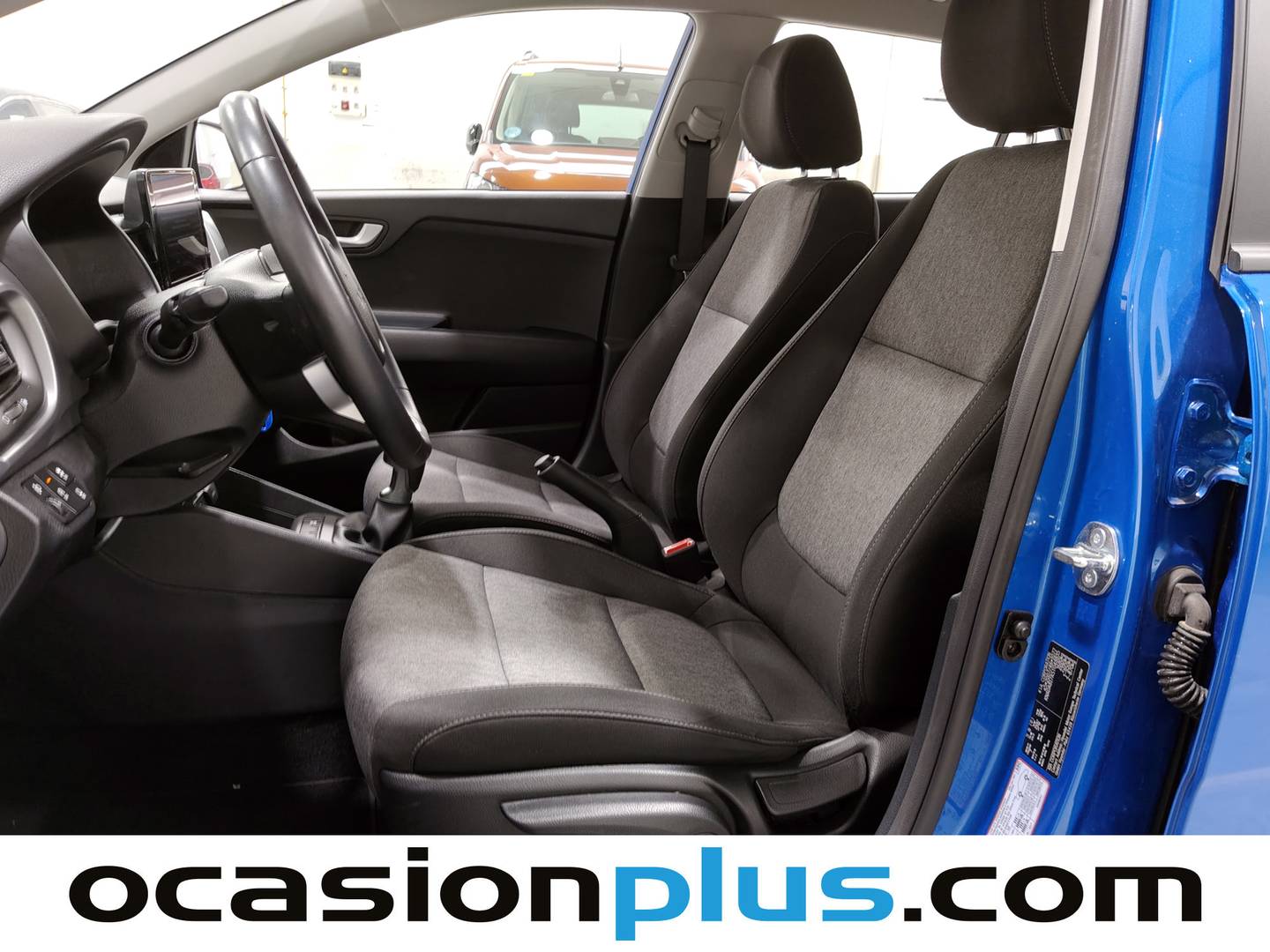 Foto asientos delanteros KIA Stonic KIA Stonic 1.0 T-GDi MHEV MT Concept (100 CV)