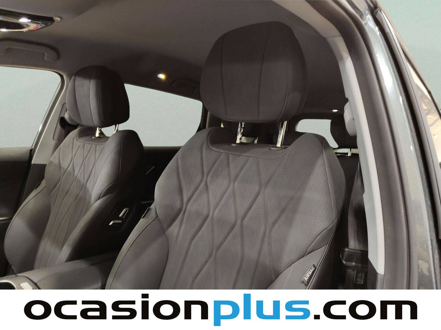 Extras y acabados del EBRO S800 EBRO S800 1.6 TGDI Premium DCT (147 CV) 7 Plazas