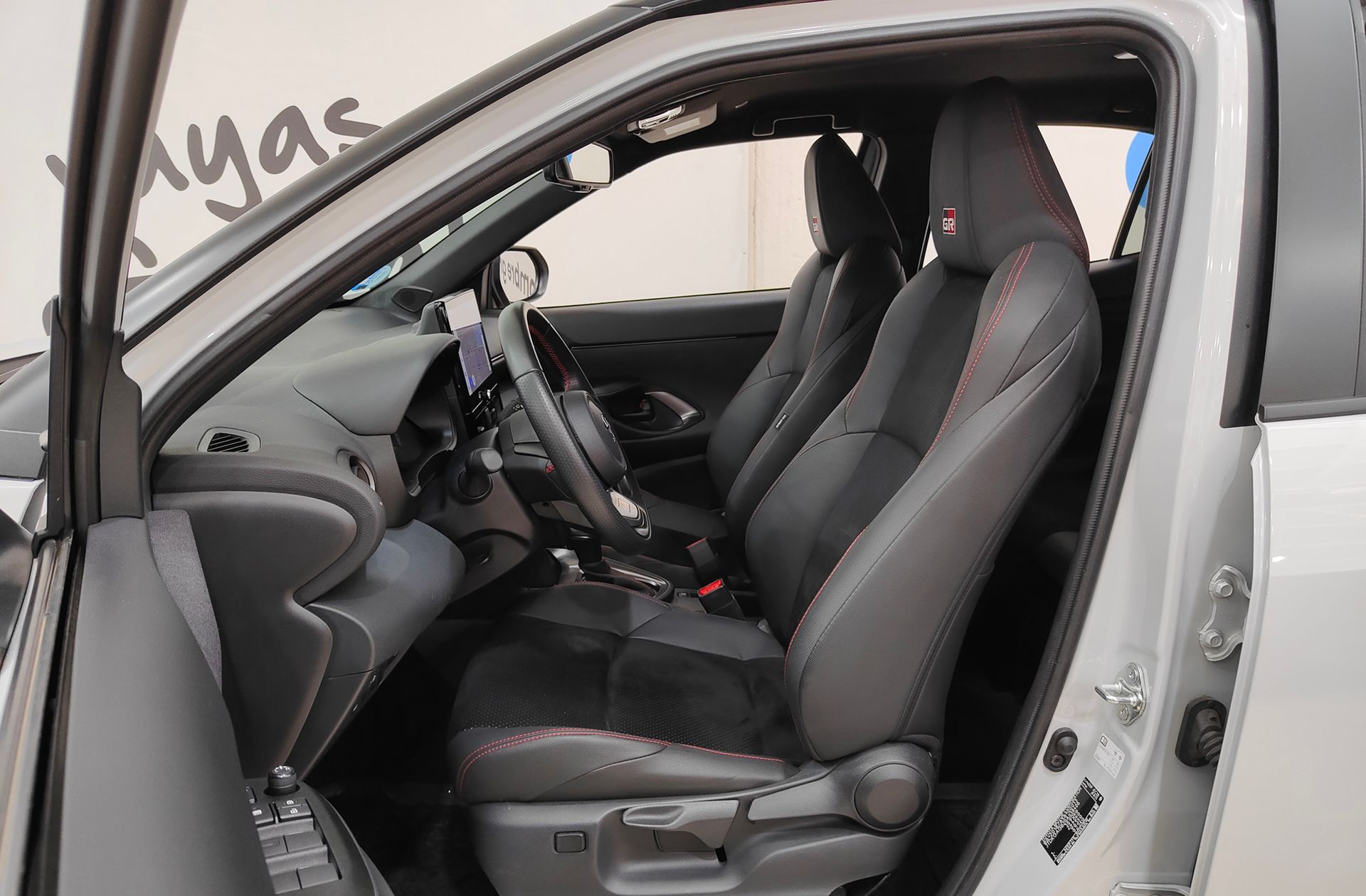 Toyota Yaris Cross 130H GR Sport - foto 11
