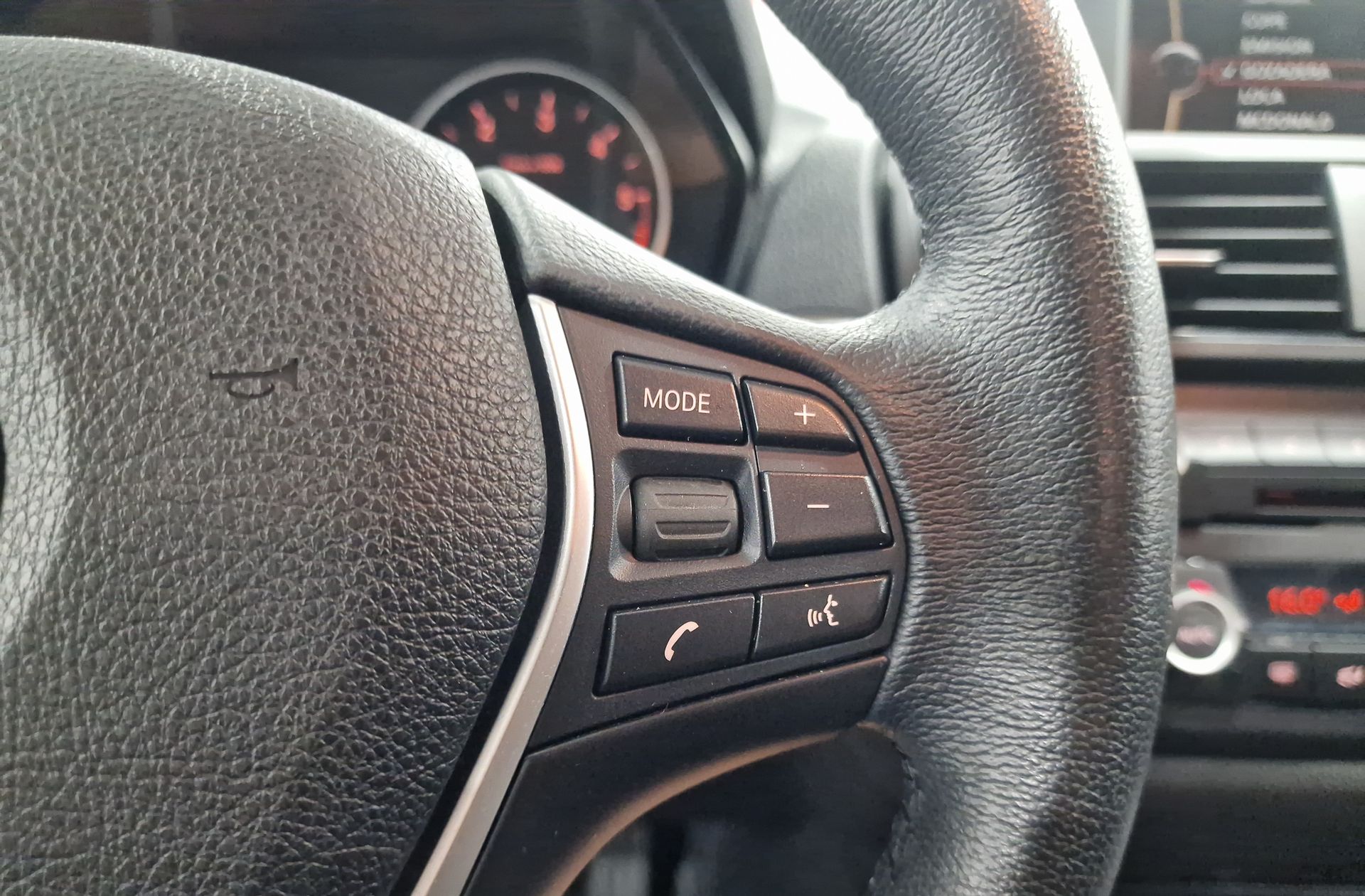 BMW Serie 1 116d Efficient Dynamics - foto 22